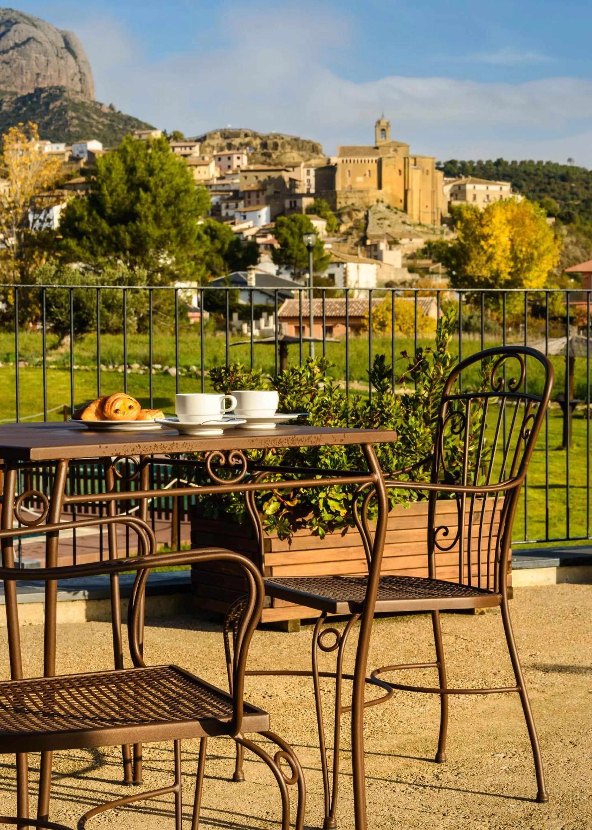 Balcony/Terrace in Hotel Spa Aguas de los Mallos