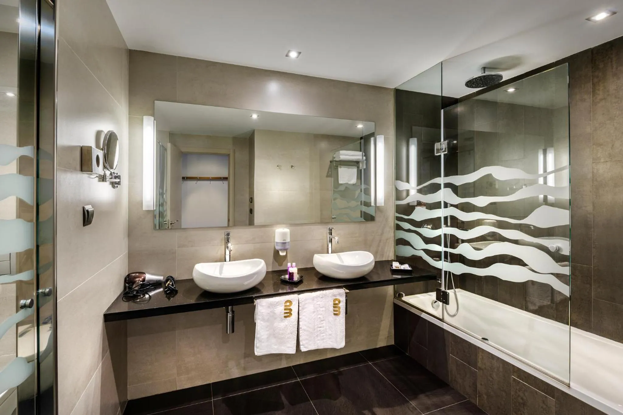 Bathroom in Hotel Spa Aguas de los Mallos