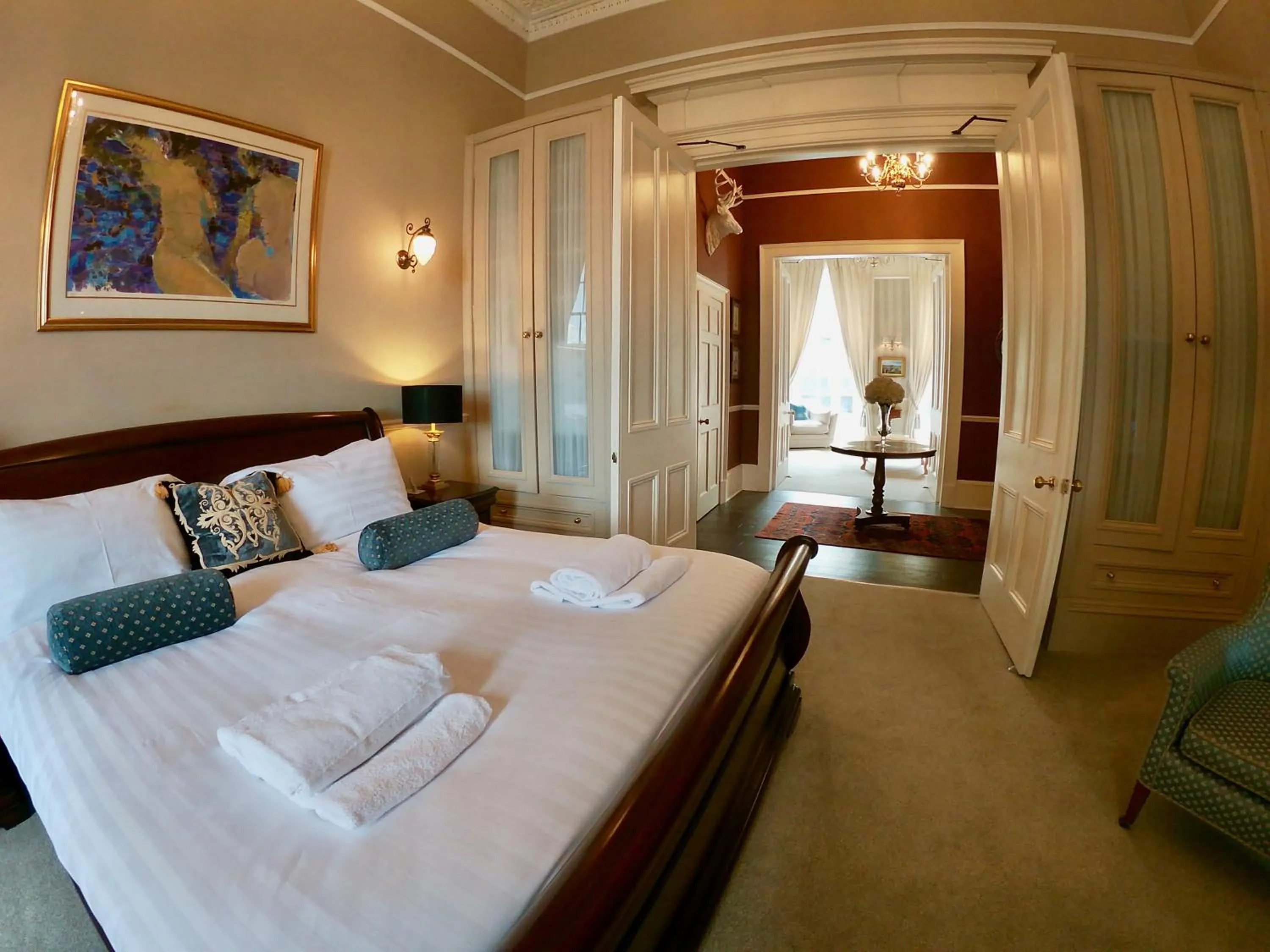 Bedroom, Bed in Escape To Edinburgh @ Albyn Place