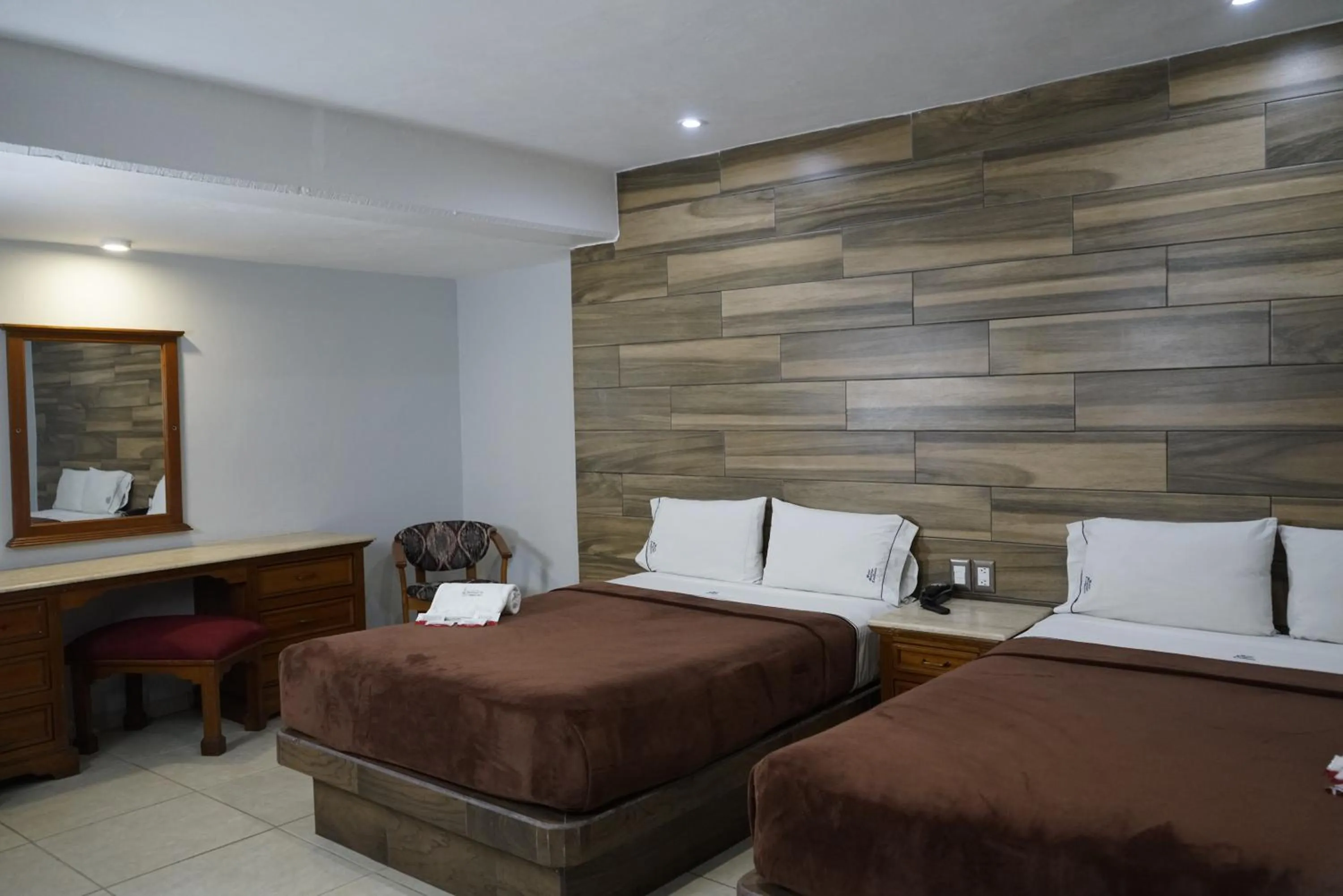 Living room, Bed in Hotel Santiago De Compostela - Guadalajara Centro Historico