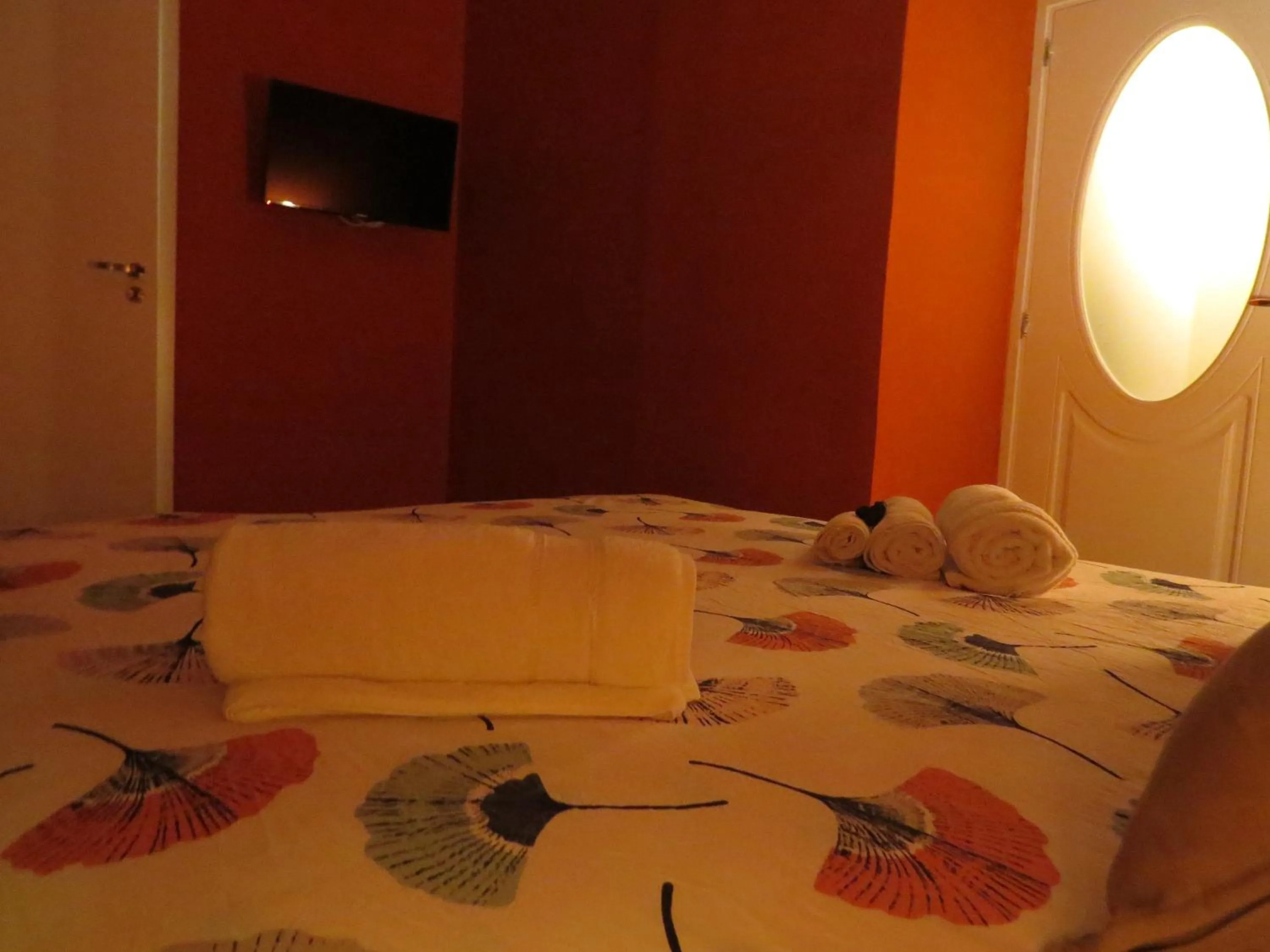 Bedroom, Bed in Napolide