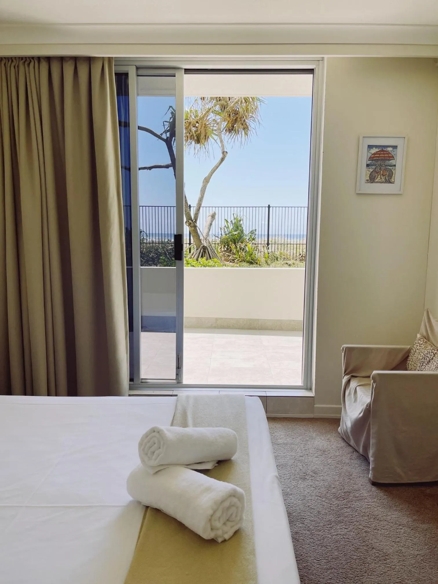 Bed in Golden Sands on the Beach - Absolute Beachfront Apartments