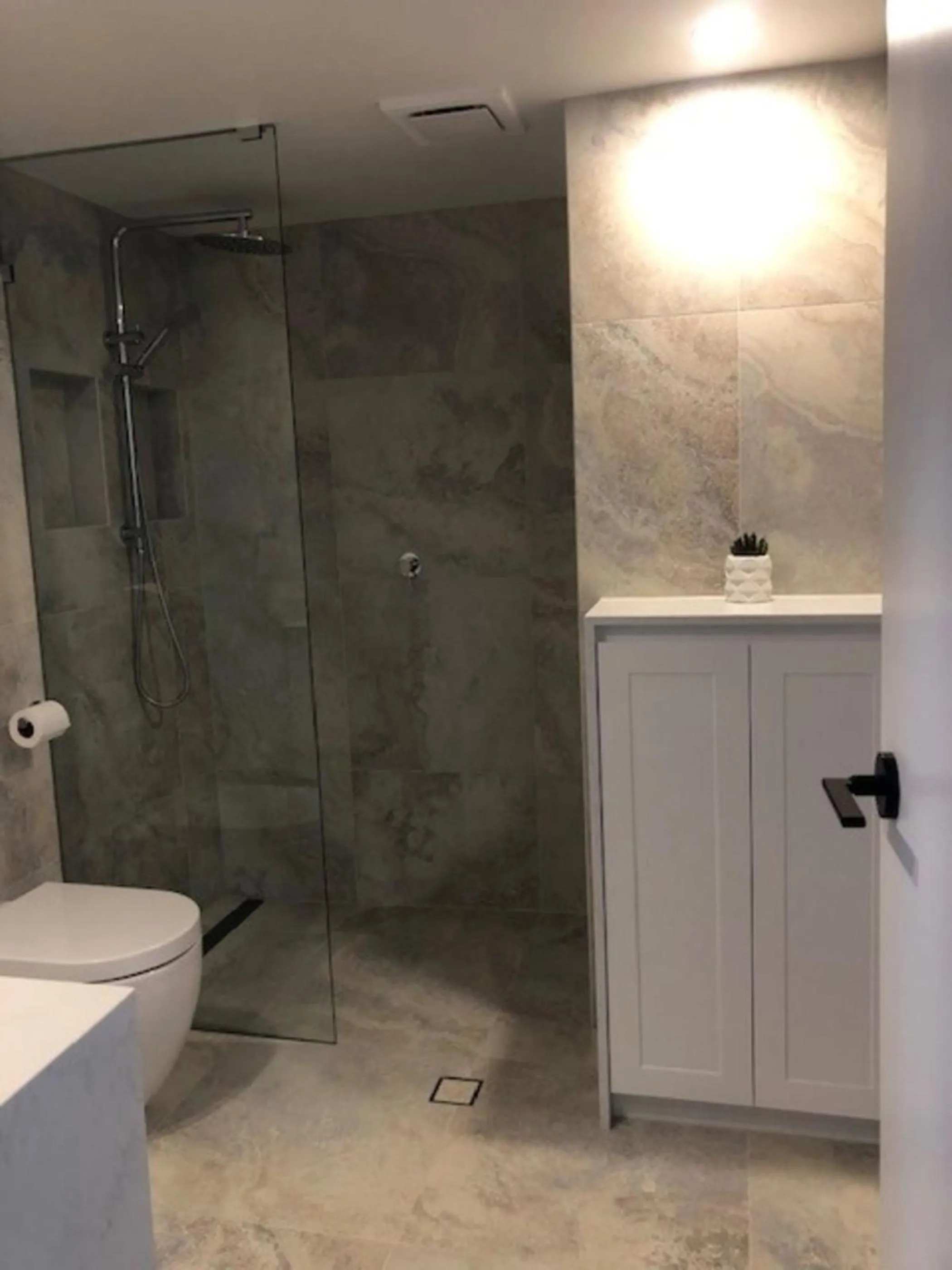 Bathroom in Golden Sands on the Beach - Absolute Beachfront Apartments