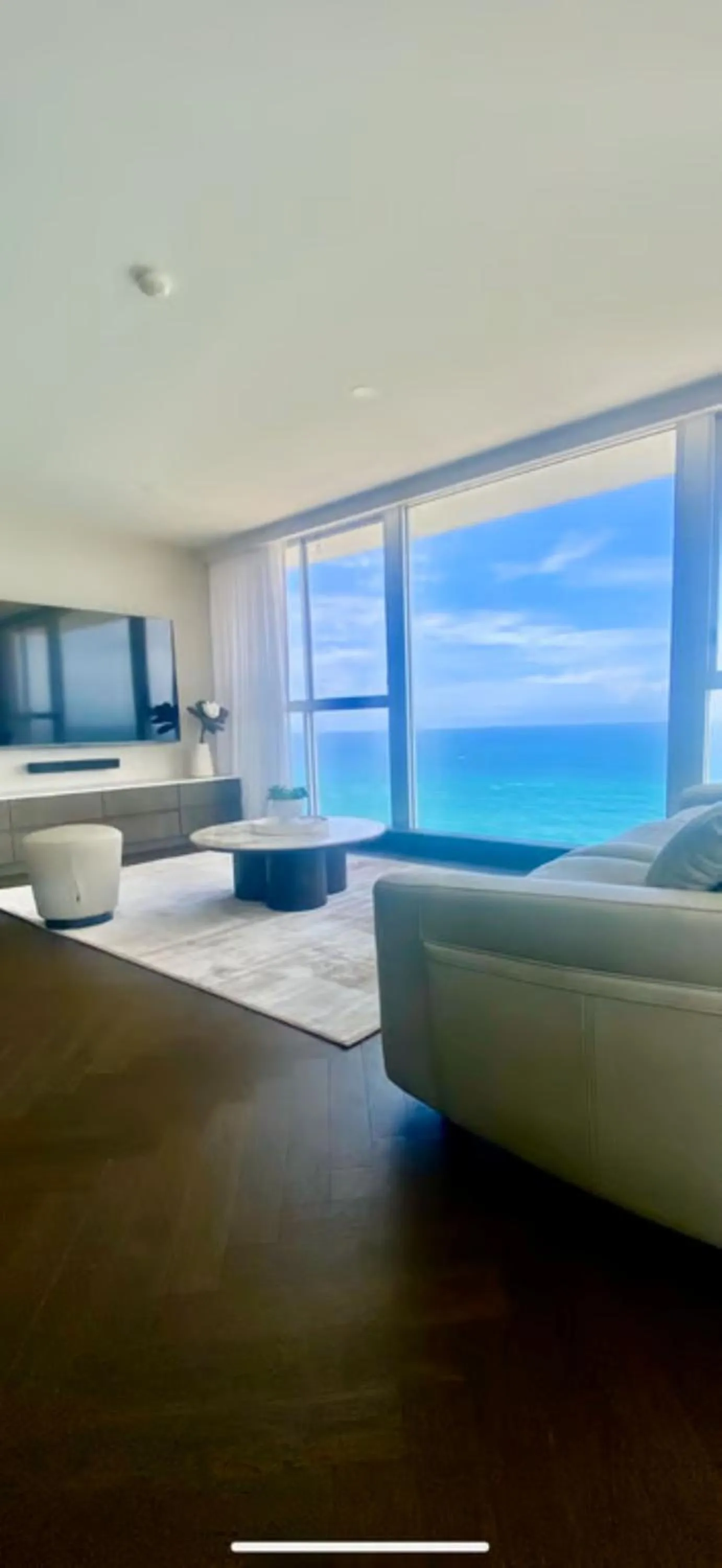 TV and multimedia in Golden Sands on the Beach - Absolute Beachfront Apartments