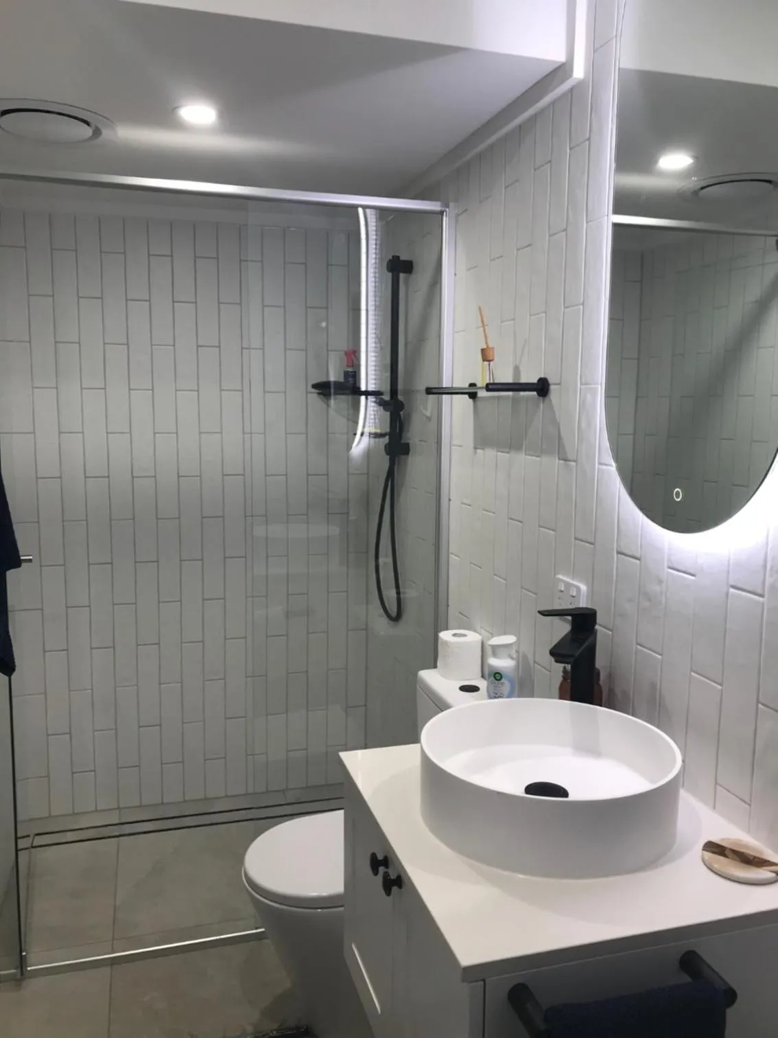 Bathroom in Golden Sands on the Beach - Absolute Beachfront Apartments