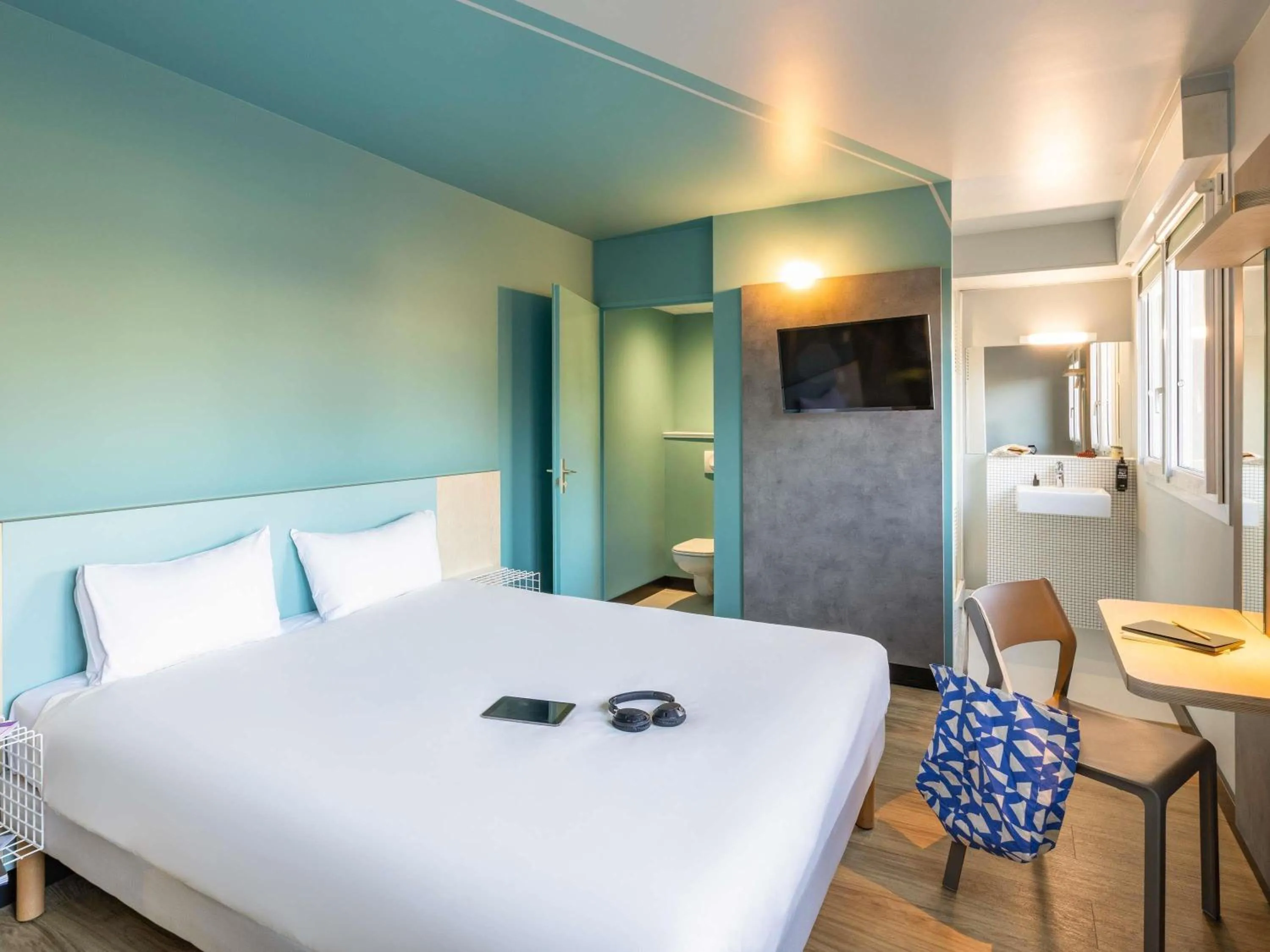 Bedroom, Bed in ibis budget Saint Dié des Vosges