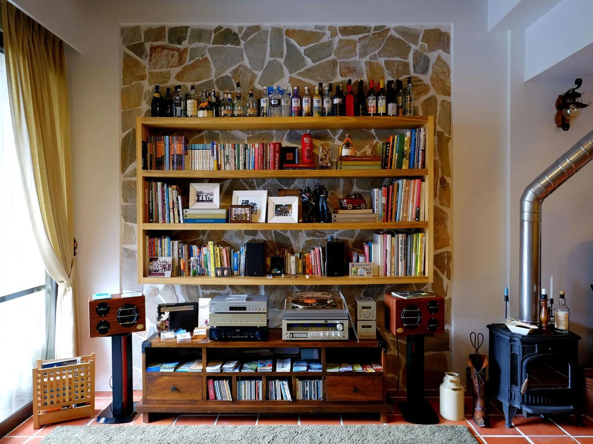 Communal lounge/ TV room in Shire Homestay