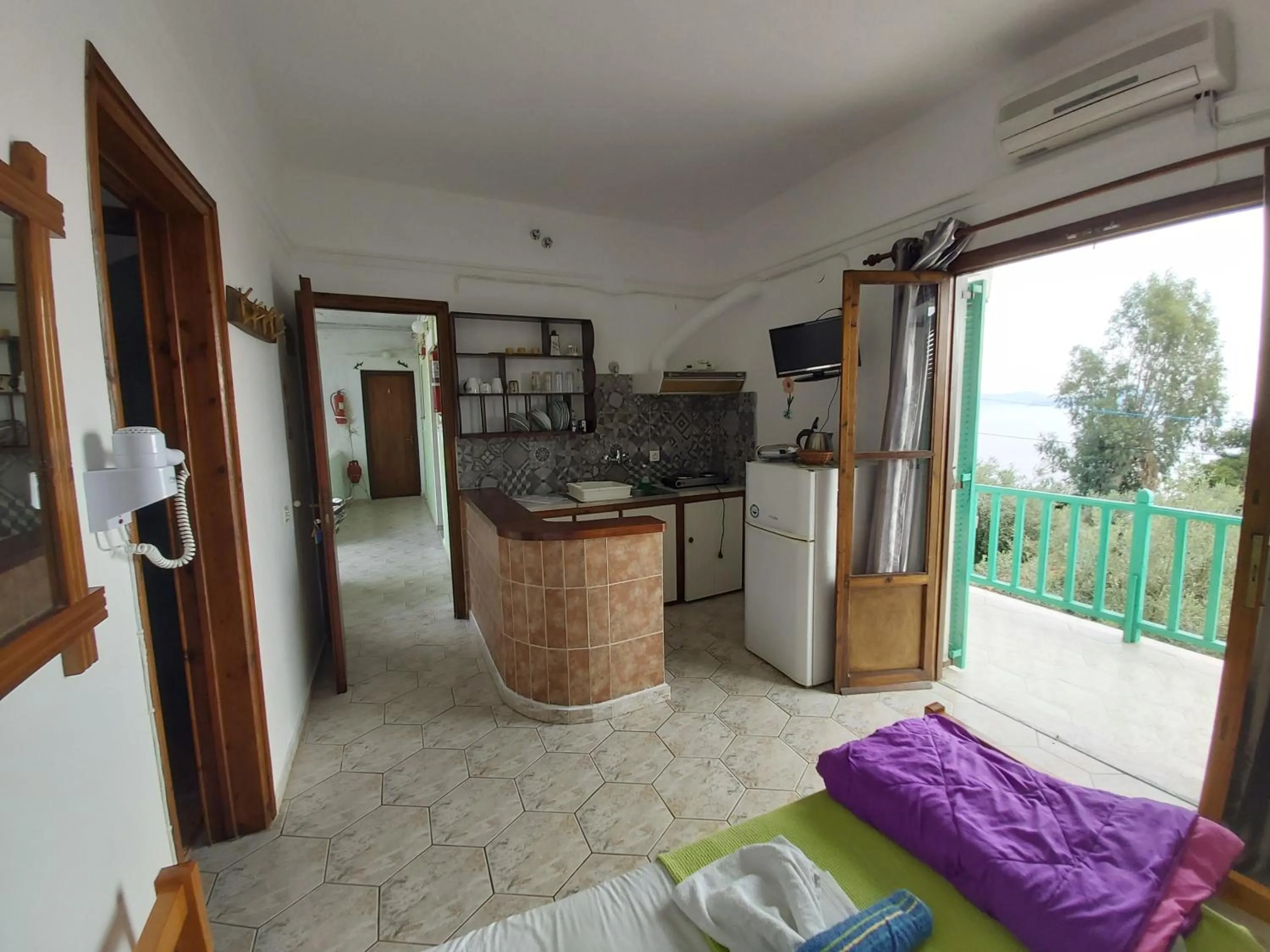 Kitchen or kitchenette in Azalea