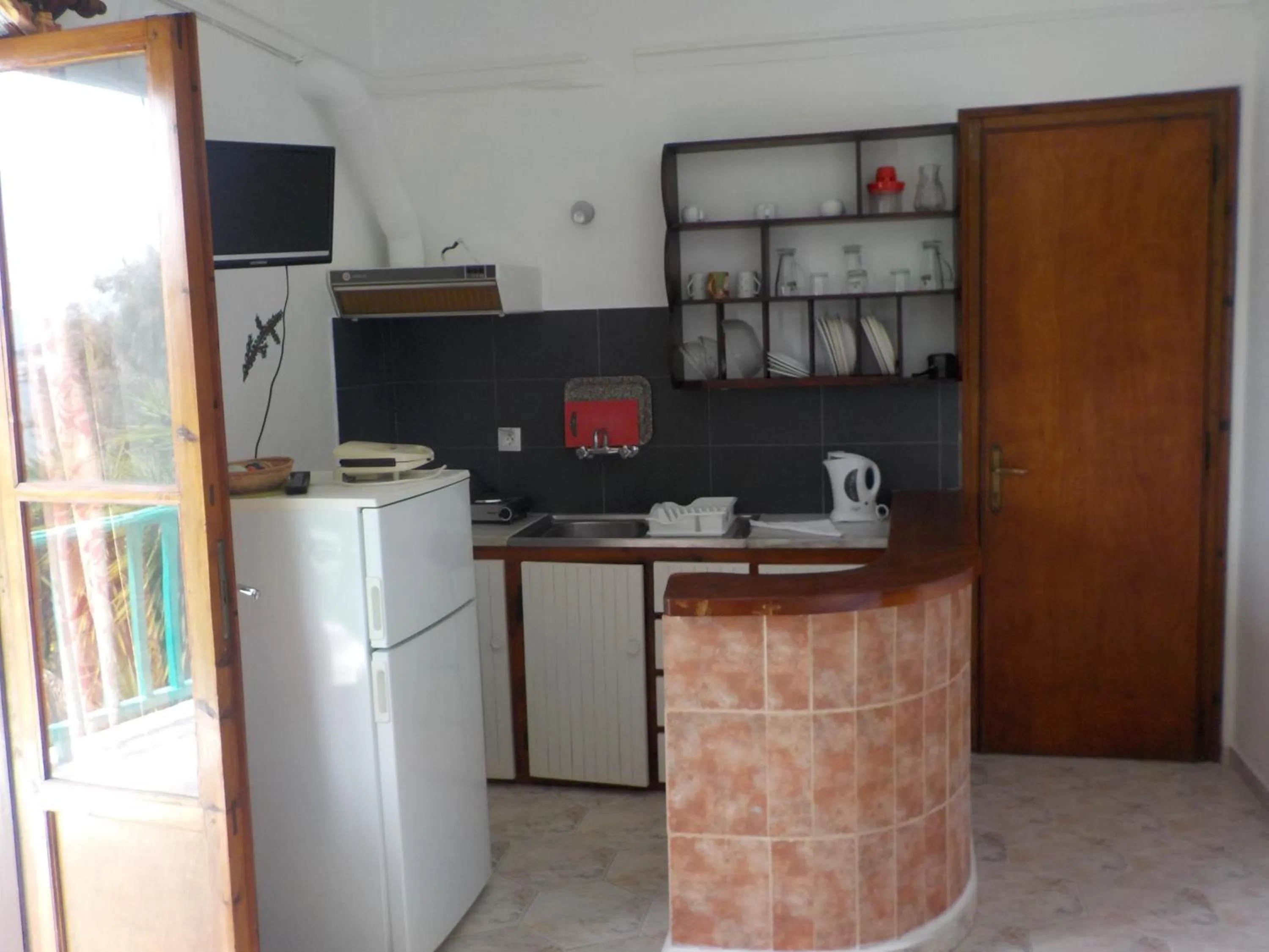 Kitchen or kitchenette in Azalea