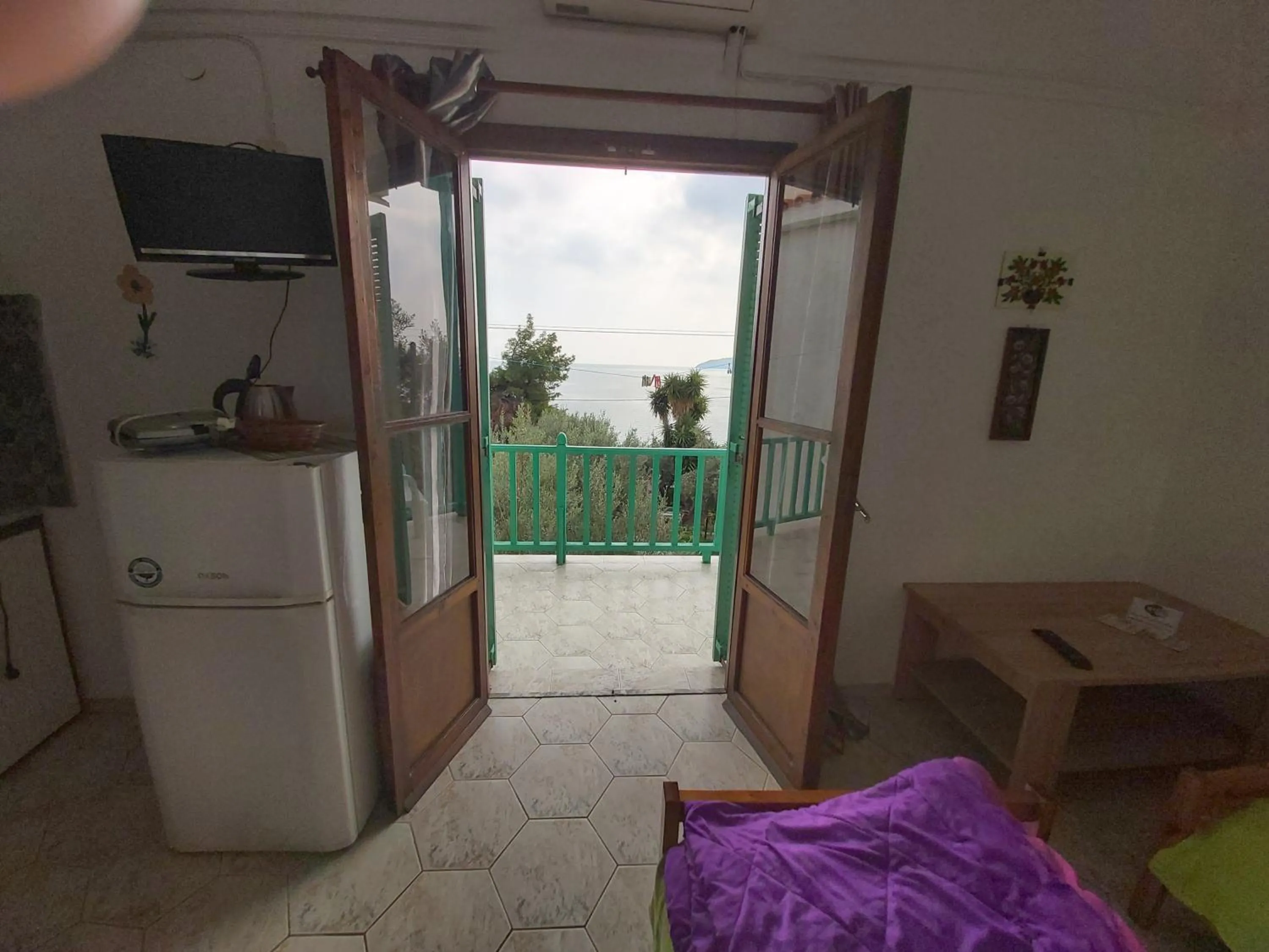 Photo of the whole room in Azalea