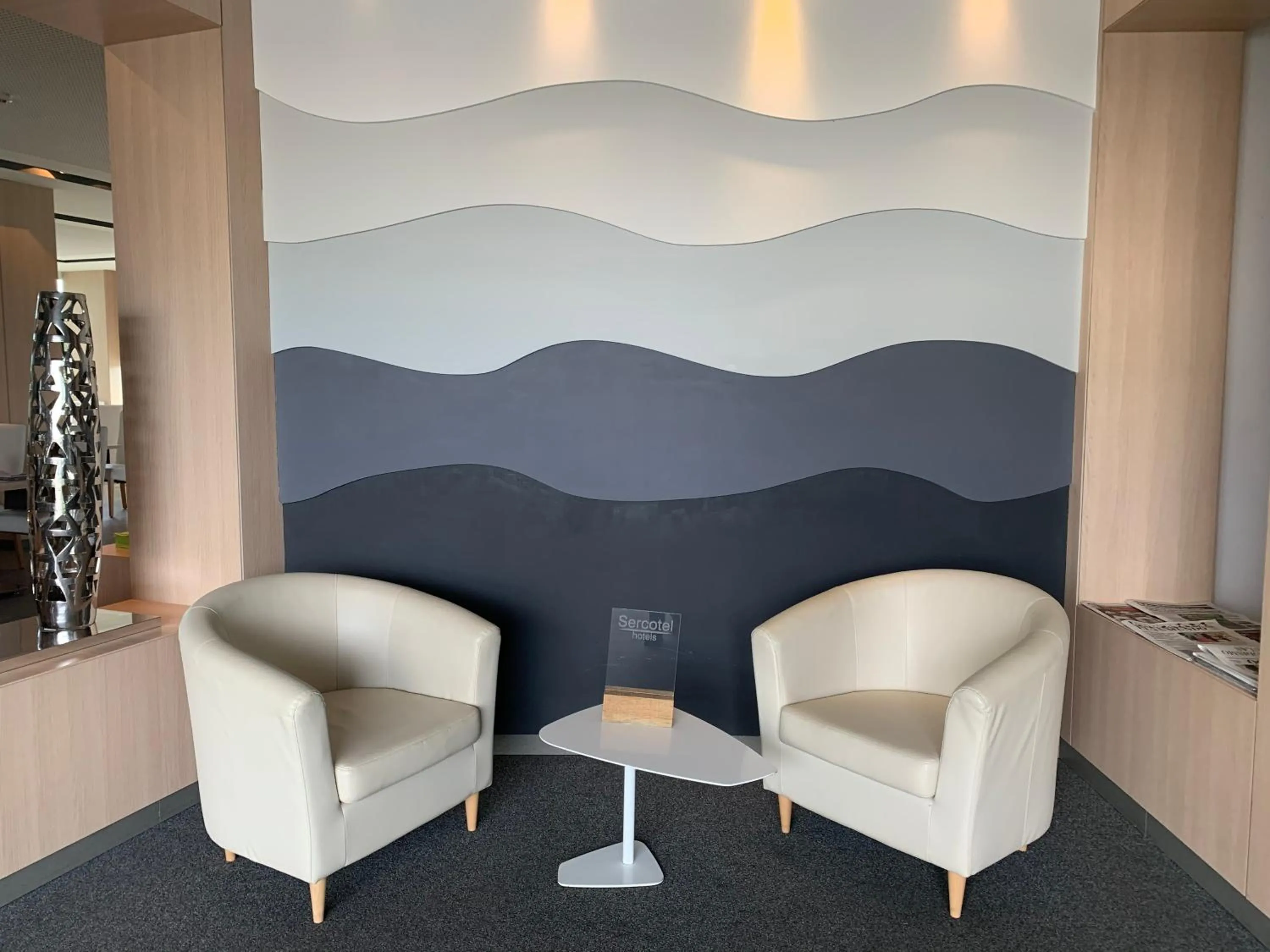 Lobby or reception in Hotel Sercotel Plana Parc