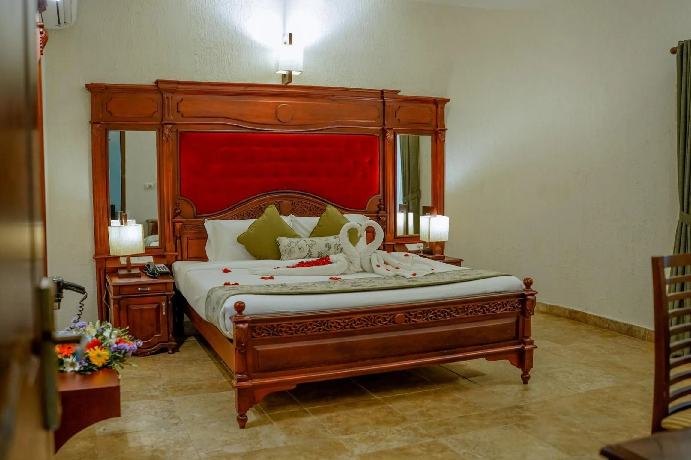 Bed in The World Backwaters, Alleppey