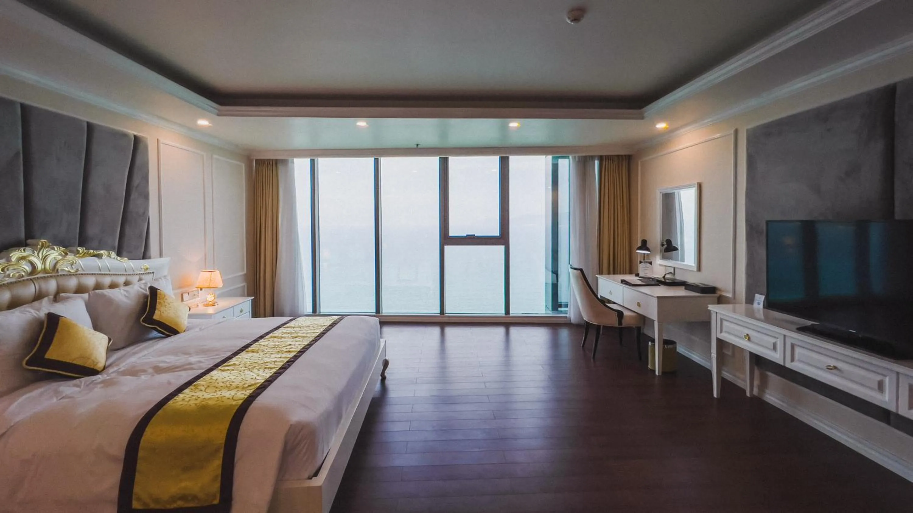 Bedroom, Bed in Nha Trang Horizon Hotel