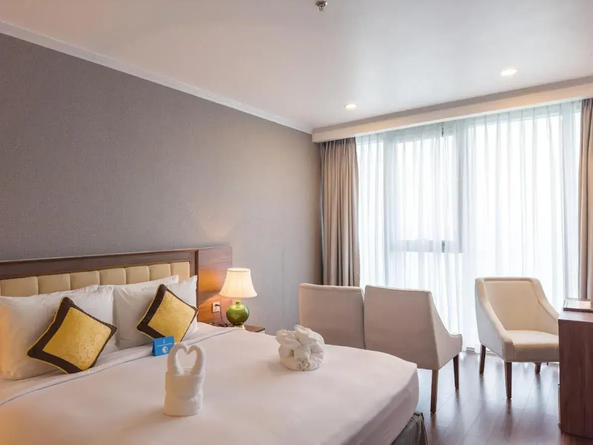 Deluxe Double Room with Sea View in Nha Trang Horizon Hotel Deluxe Double Room with Sea View in Nha Trang Horizon Hotel