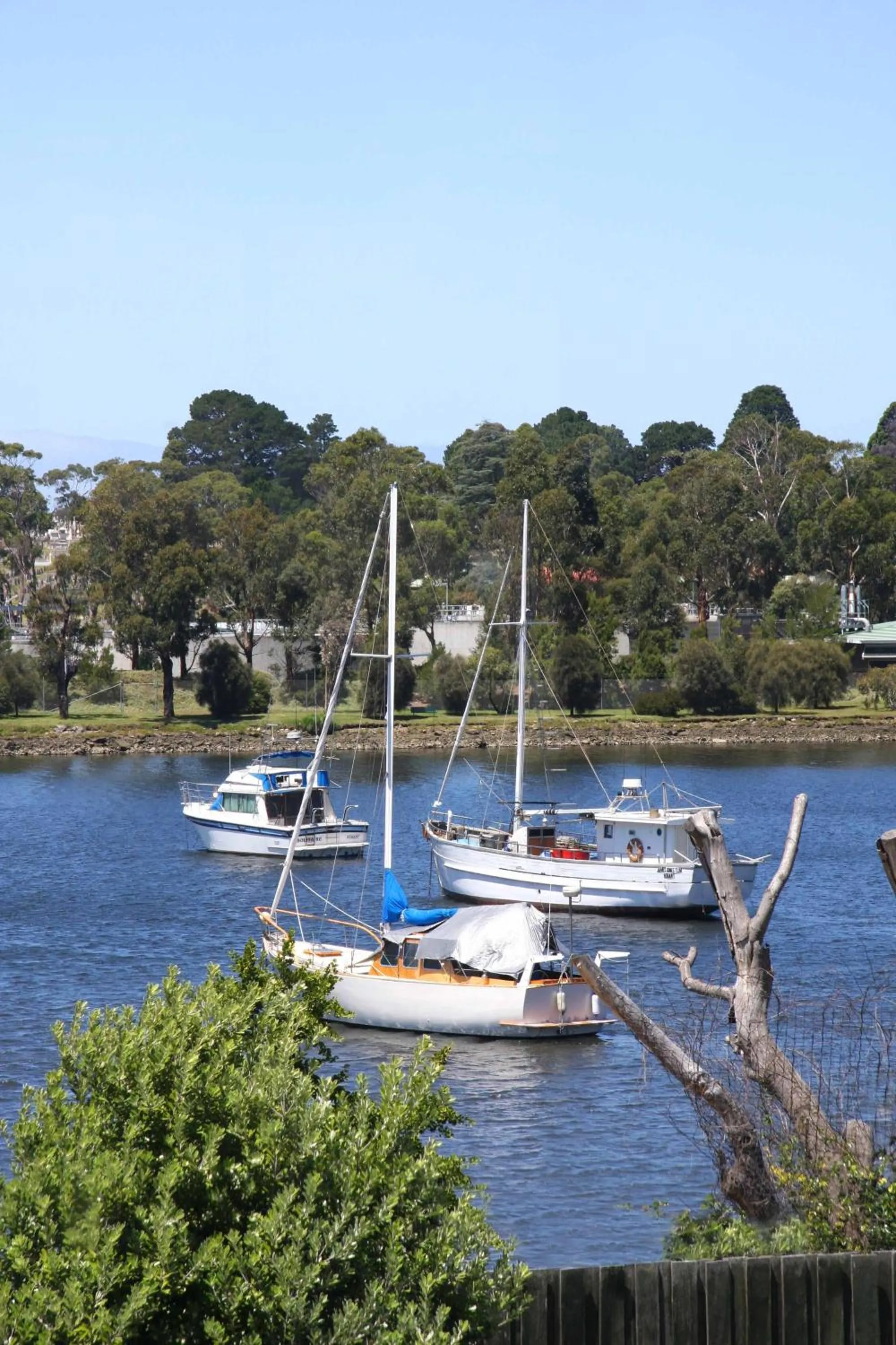 Area and facilities in Waterfront Lodge Motel