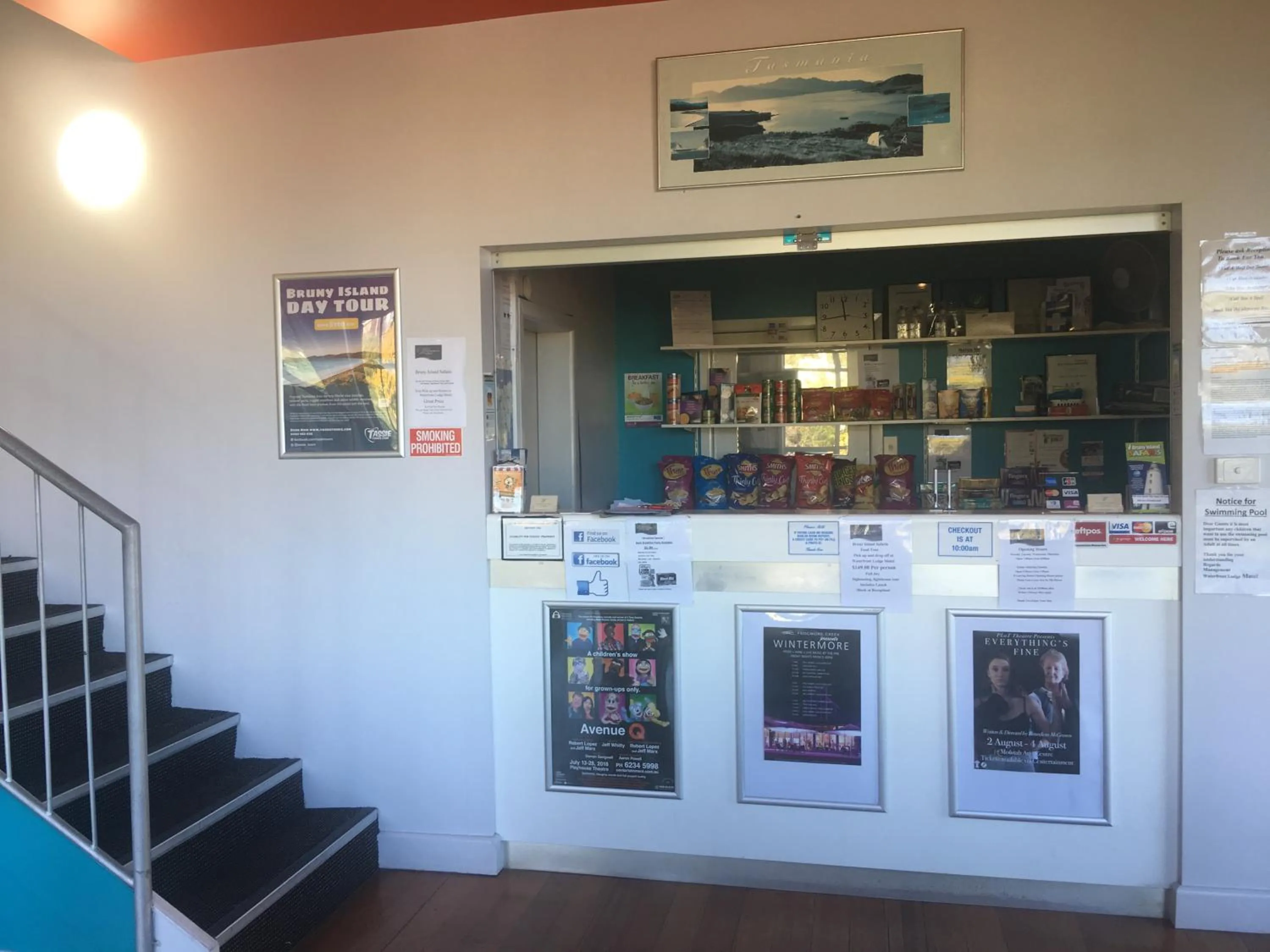 Lobby or reception in Waterfront Lodge Motel