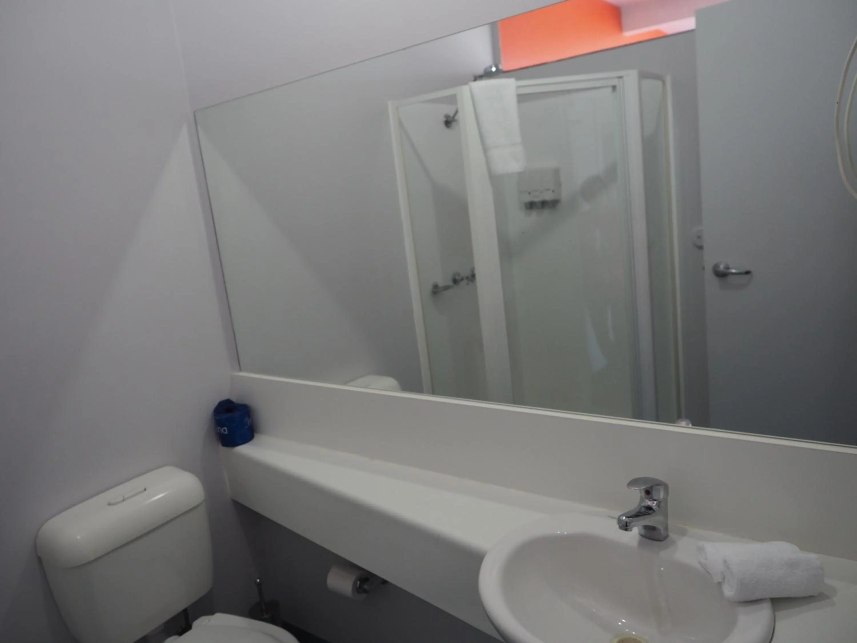 Bathroom in Waterfront Lodge Motel