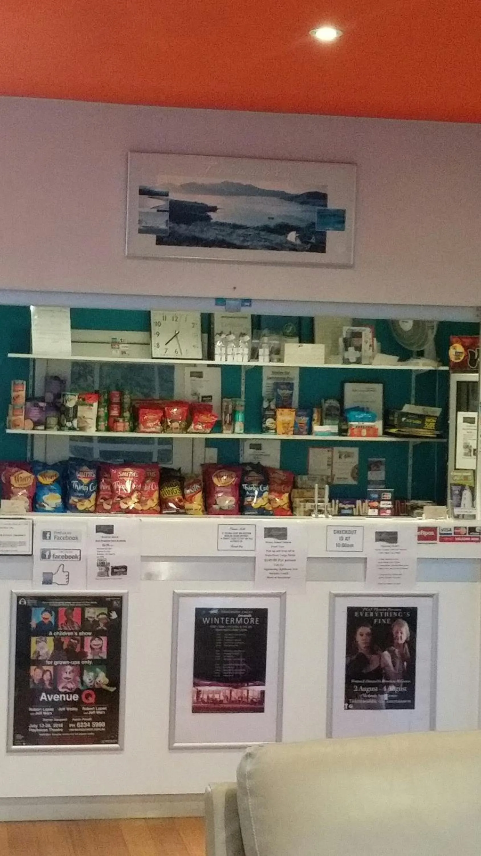 Lobby or reception in Waterfront Lodge Motel