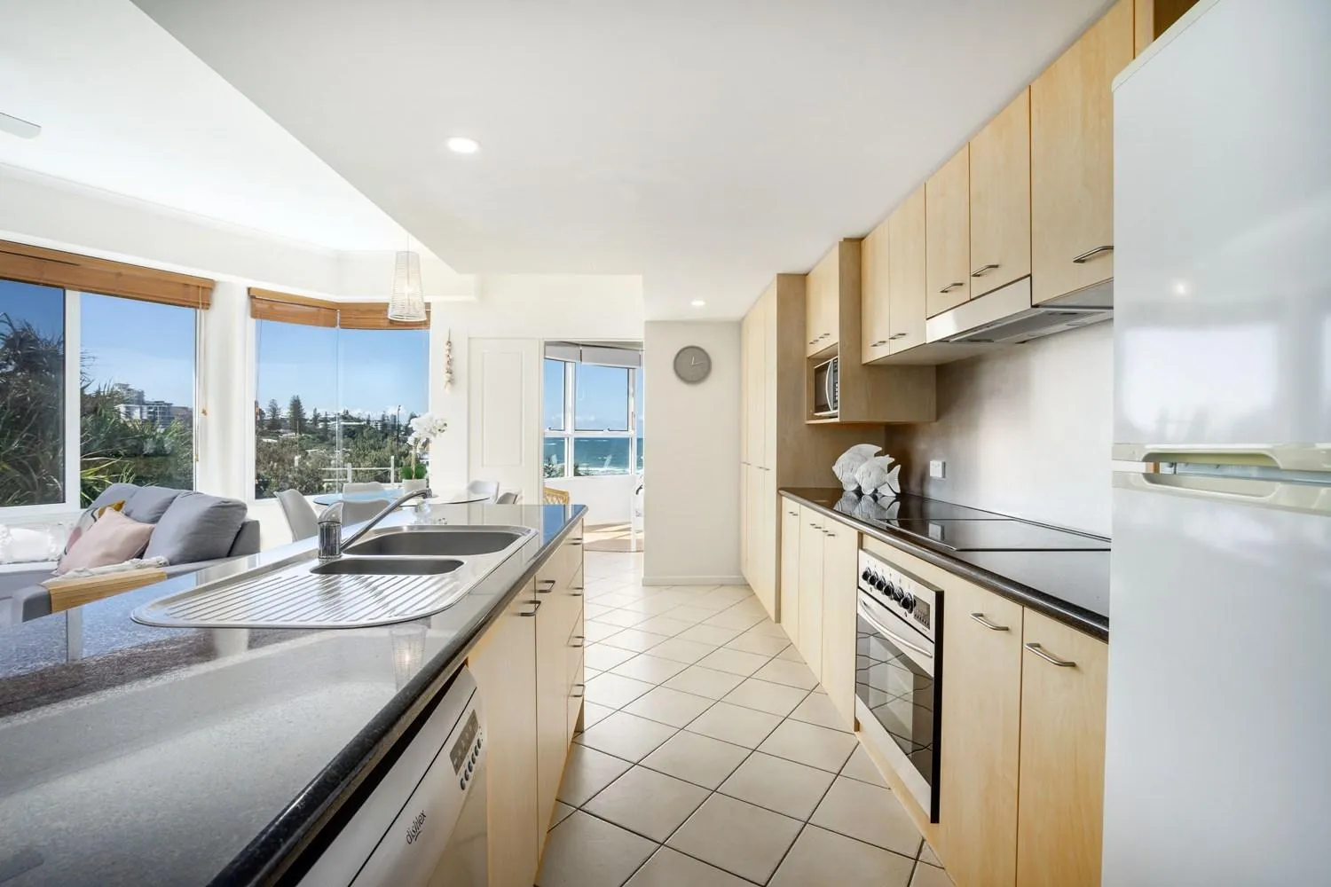 Kitchen or kitchenette in Rolling Surf Resort