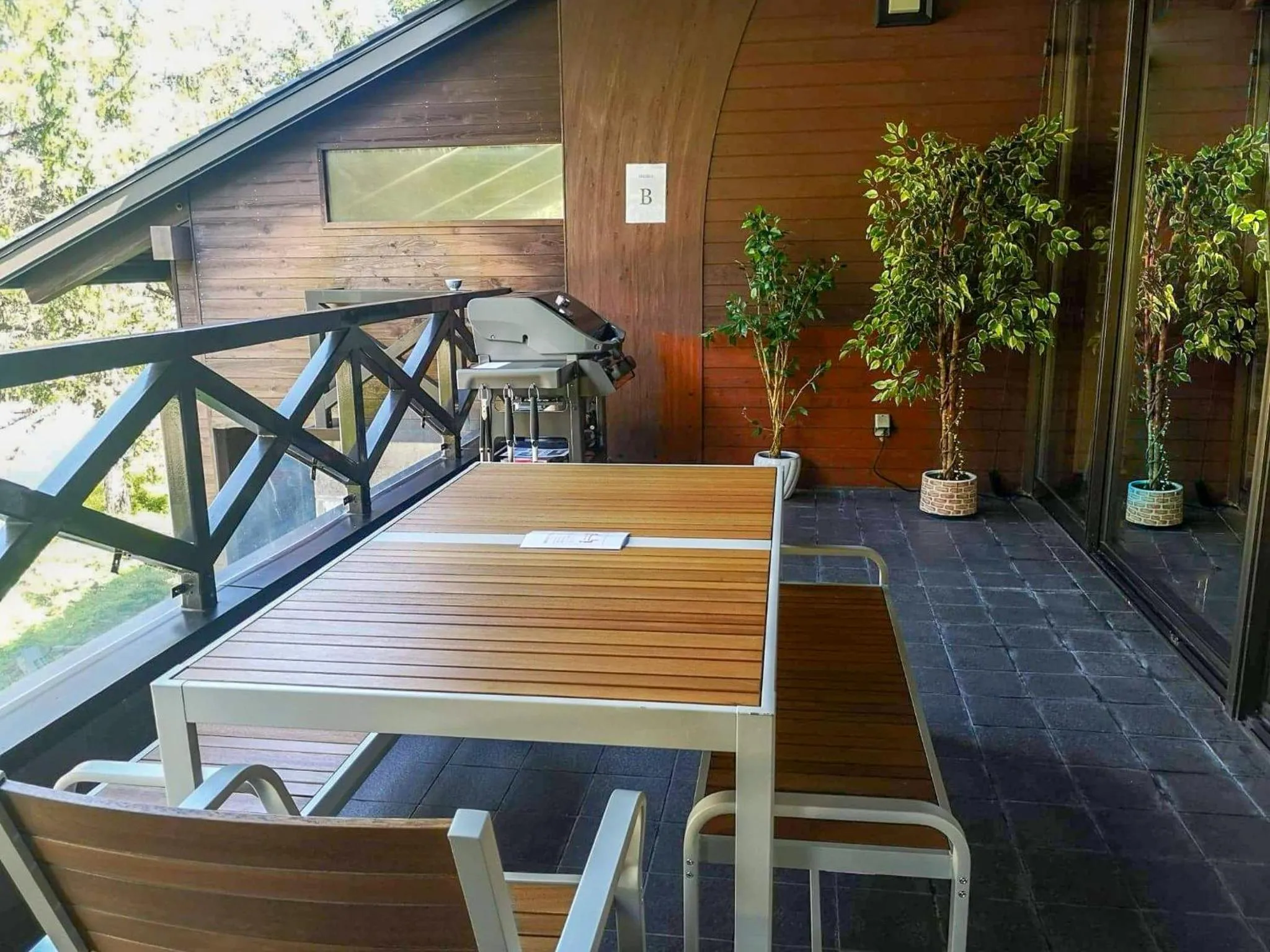 Wadano Gateway Suites & Apartments