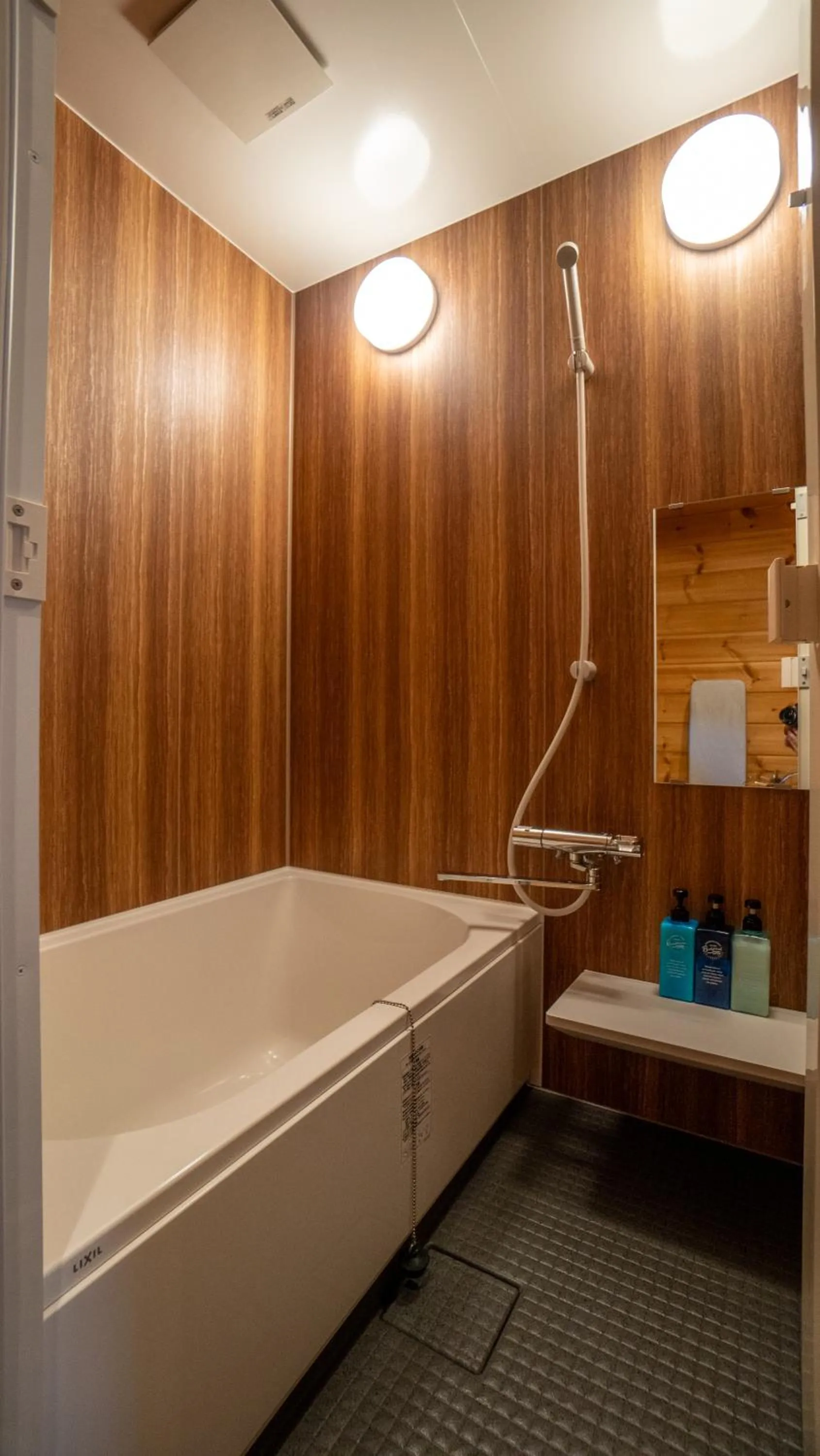 Bathroom in Wadano Gateway Suites & Apartments