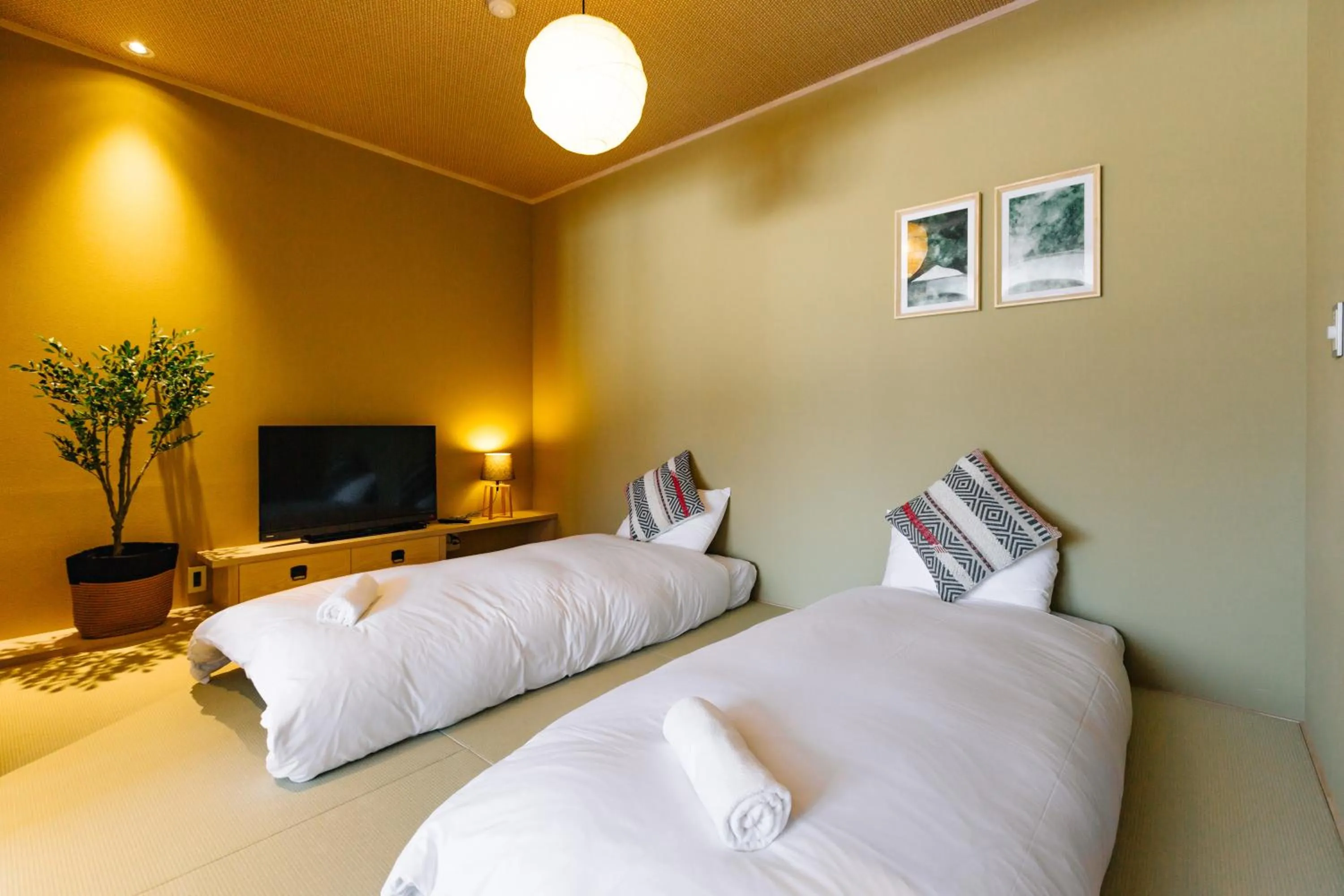 Bed in Wadano Gateway Suites & Apartments