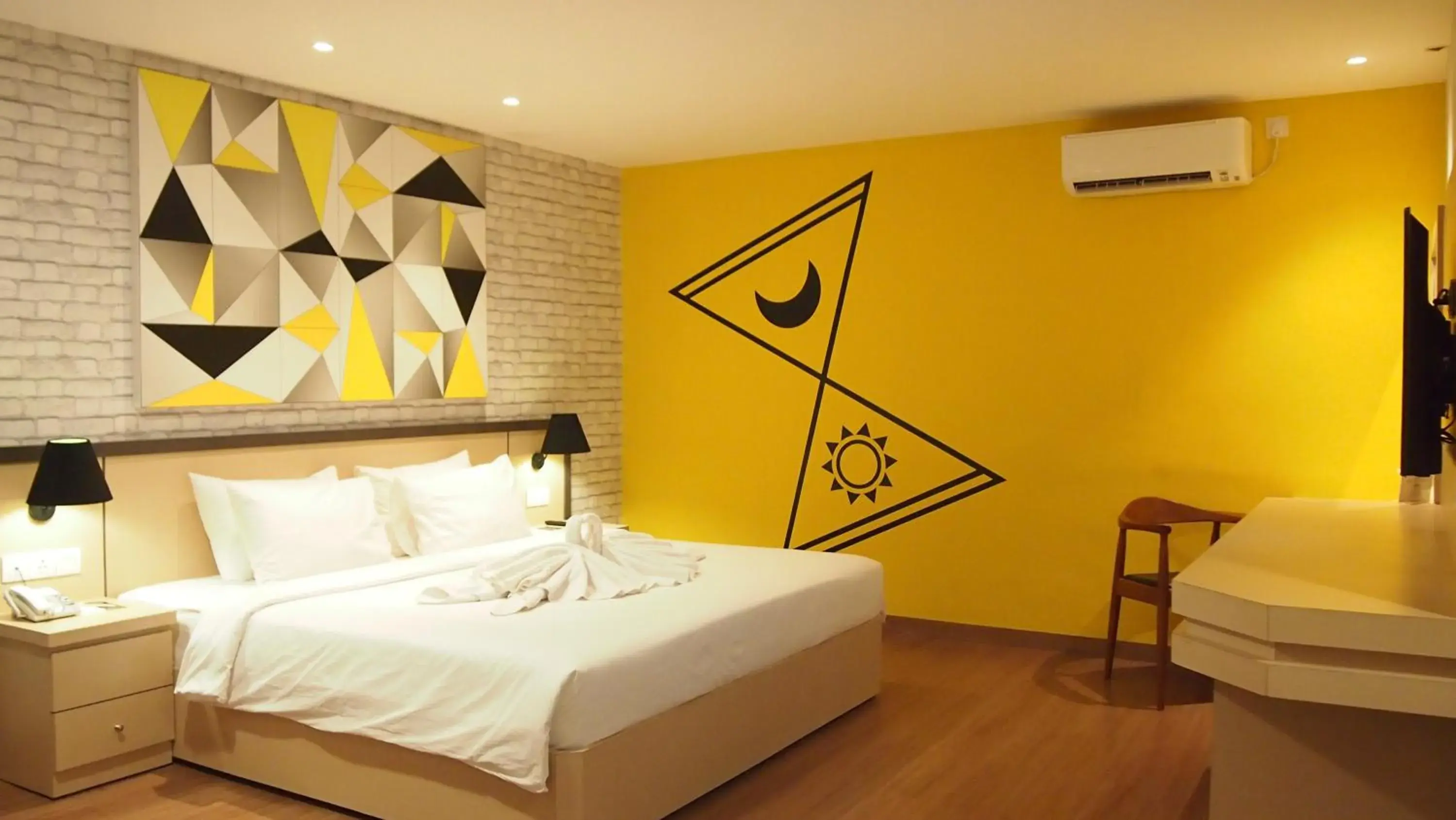 Sunshine Day Double or Twin Room in Nite & Day Laguna Bintan Sunshine Day Double or Twin Room in Nite & Day Laguna Bintan