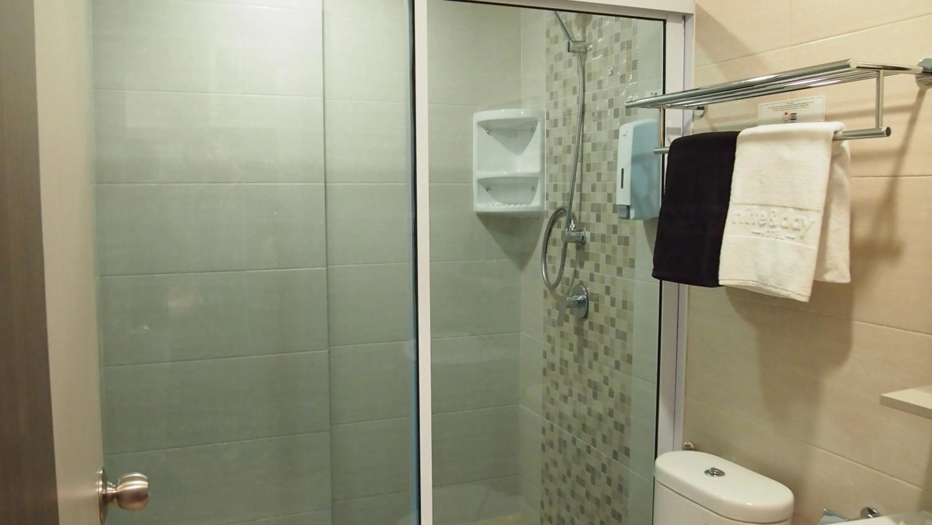 Shower in Nite & Day Laguna Bintan