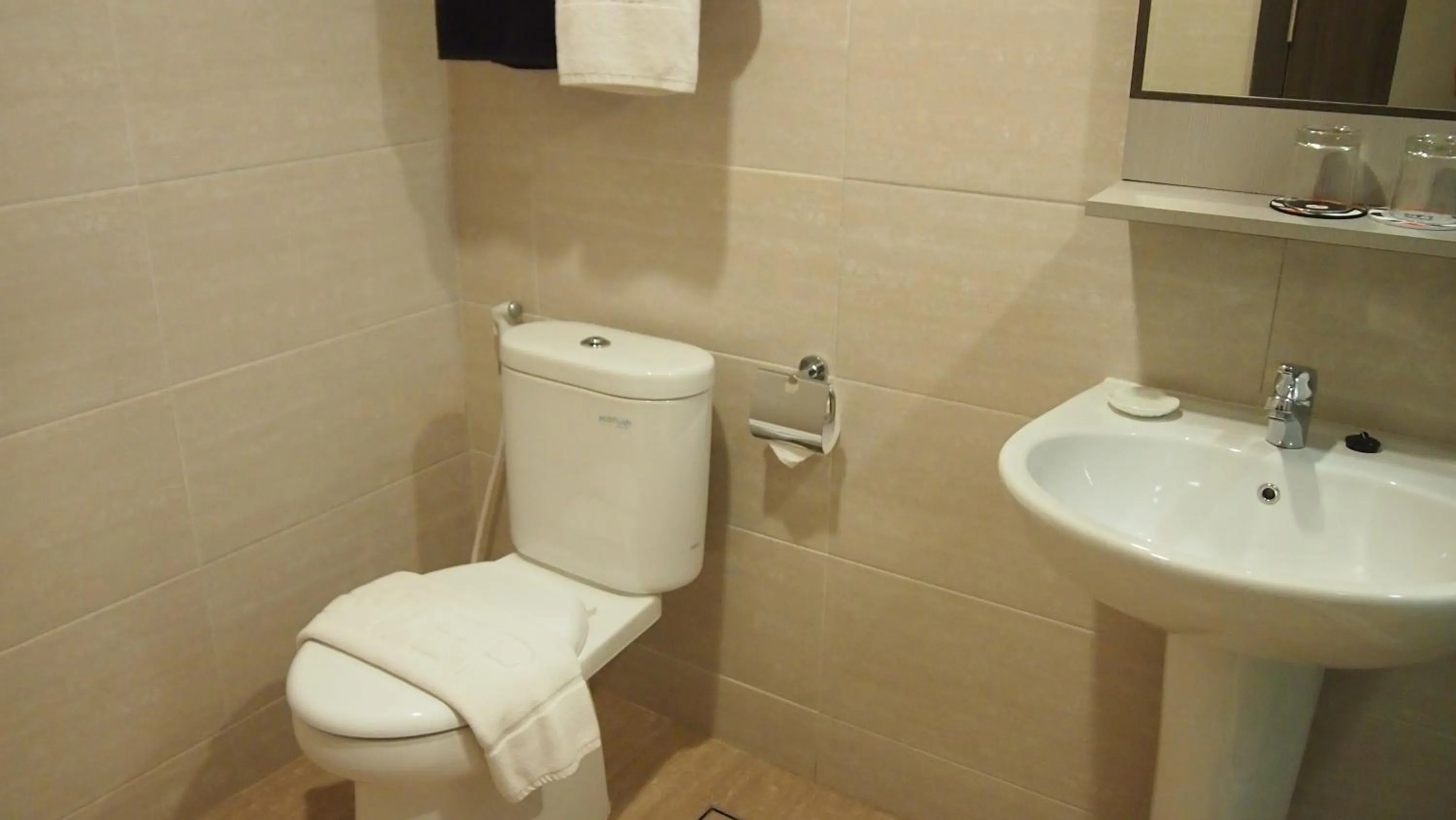 Toilet in Nite & Day Laguna Bintan