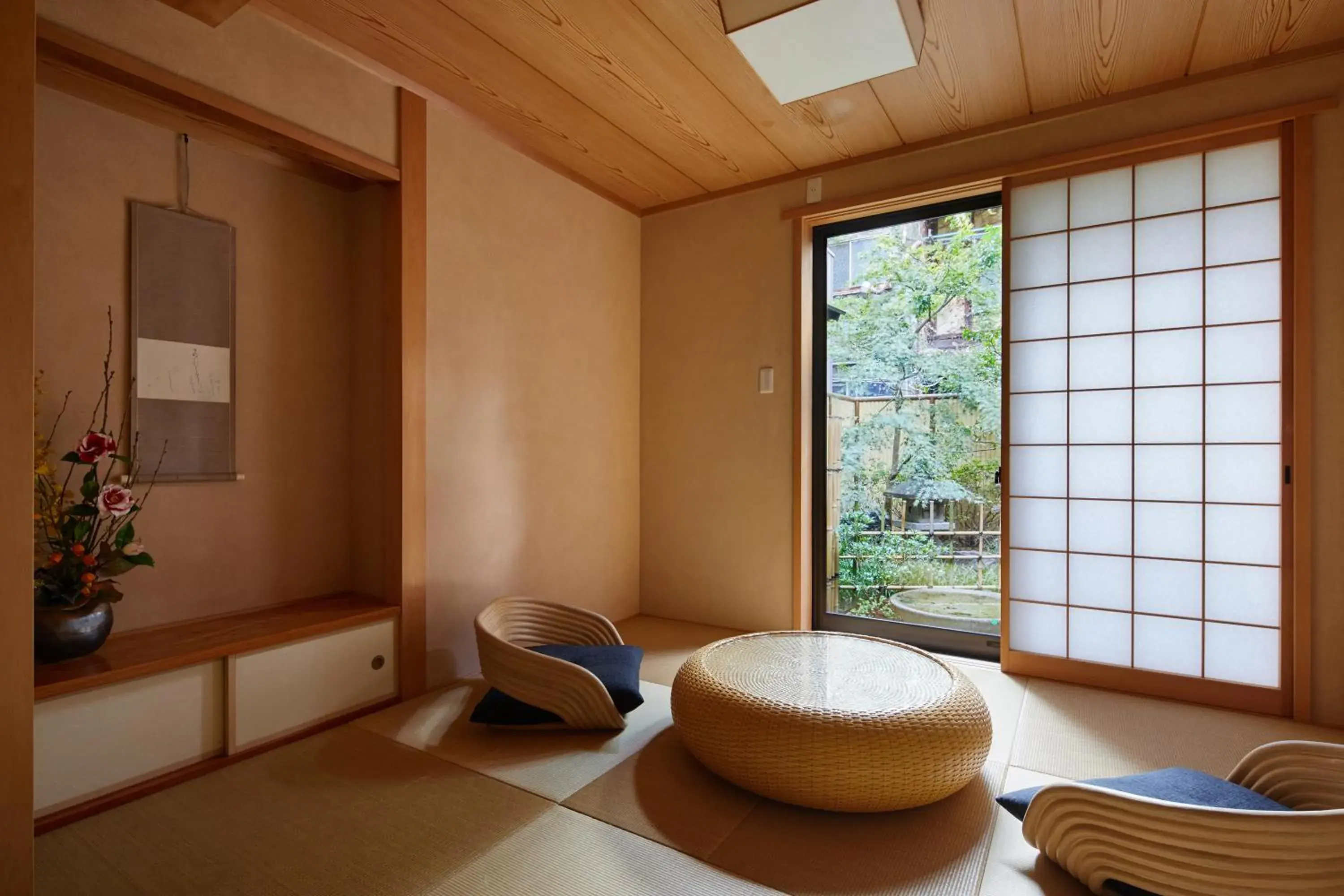 Two-Bedroom Townhouse in Miro Shijo Kawaramachi Tei Two-Bedroom Townhouse in Miro Shijo Kawaramachi Tei