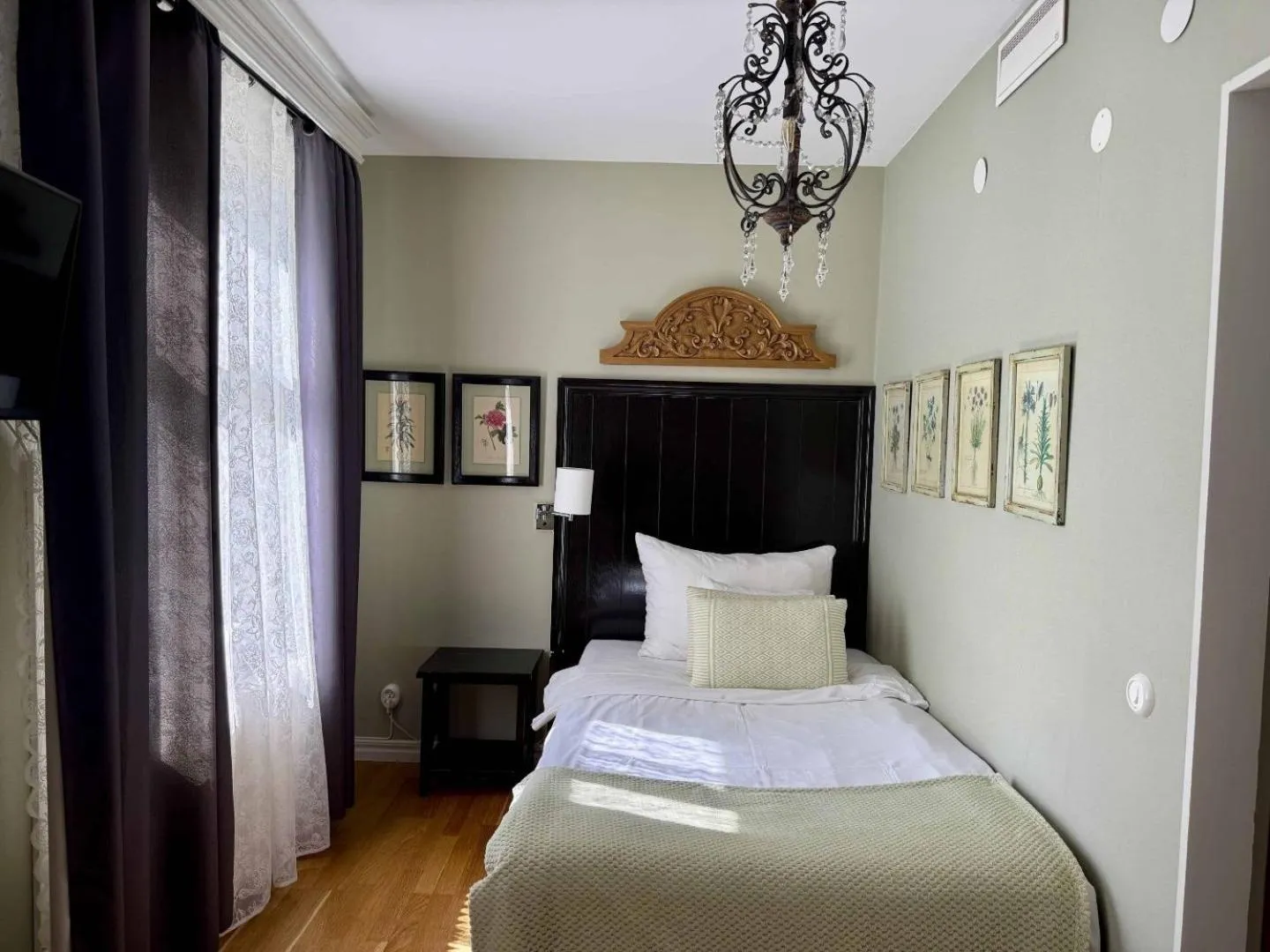 Bed in Karstorp Säteri – Hotell och Konferens