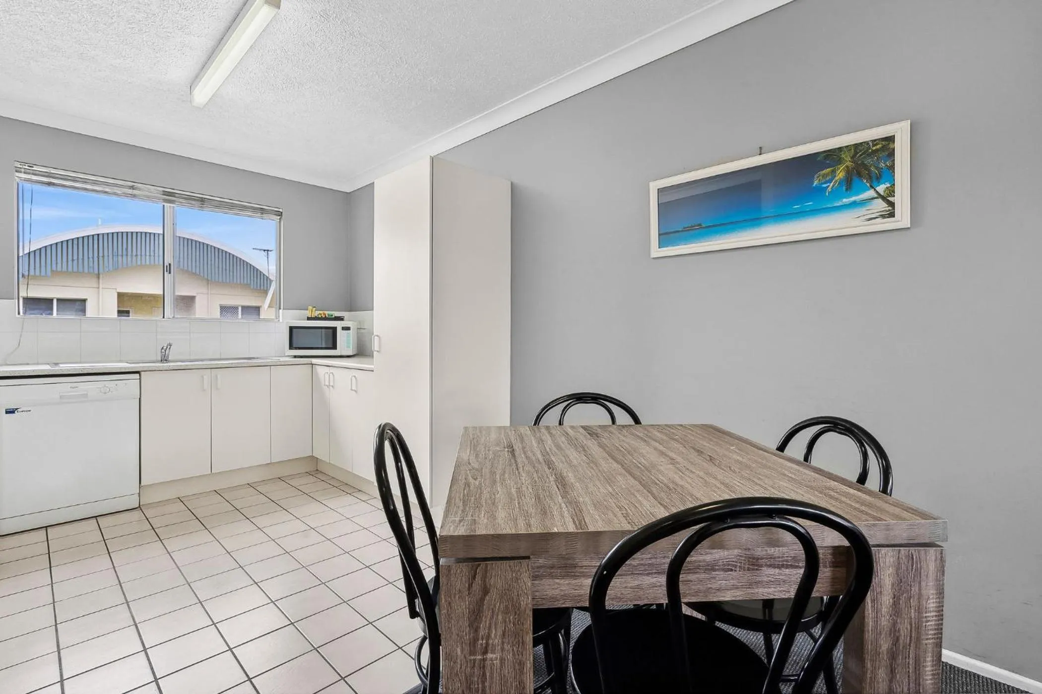 Dining area in Park Regis Anchorage