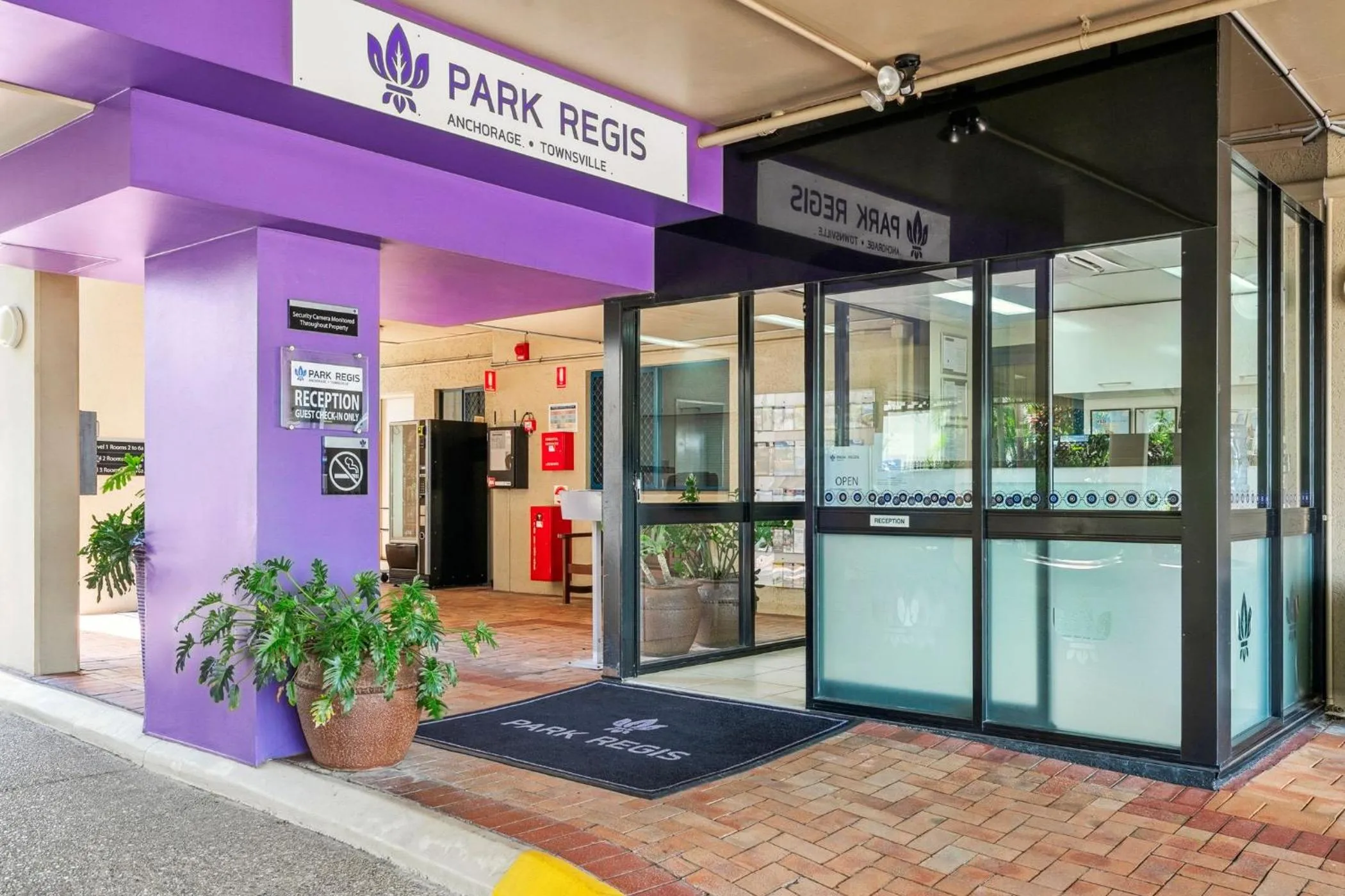 Facade/entrance in Park Regis Anchorage