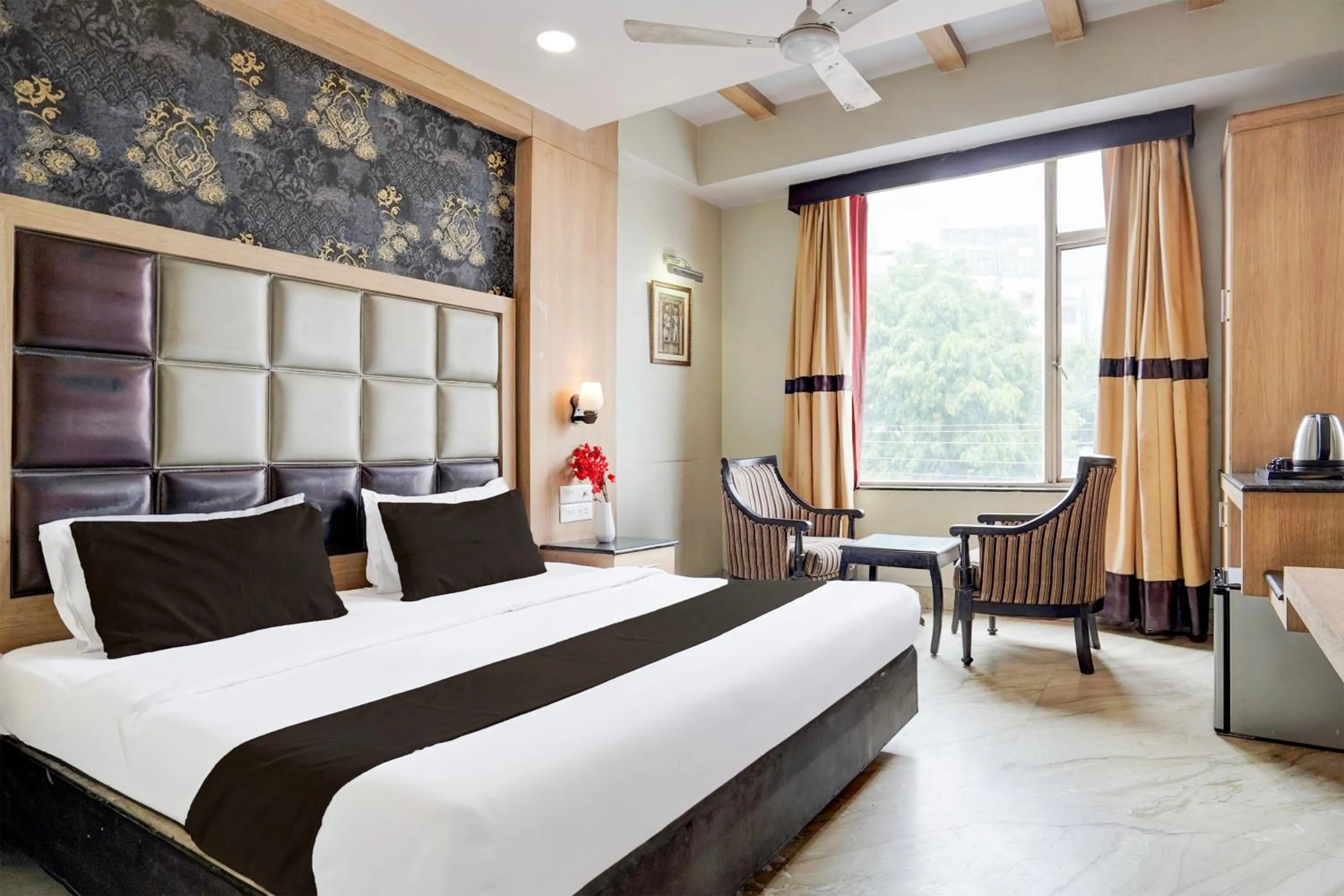 Bedroom, Bed in Super Townhouse Bani Park Formerly Aroma Residency