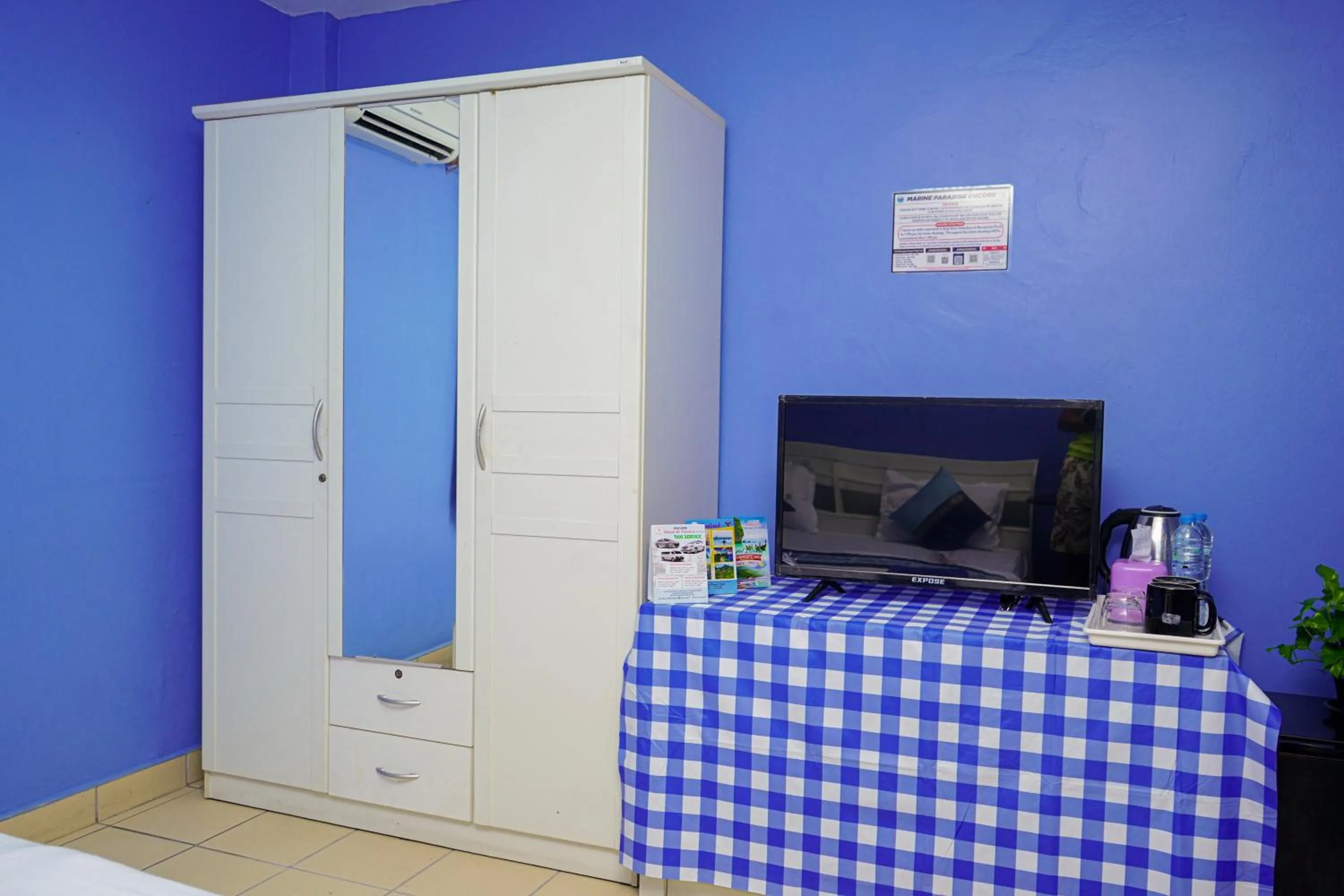 TV and multimedia in Marine paradise Encore