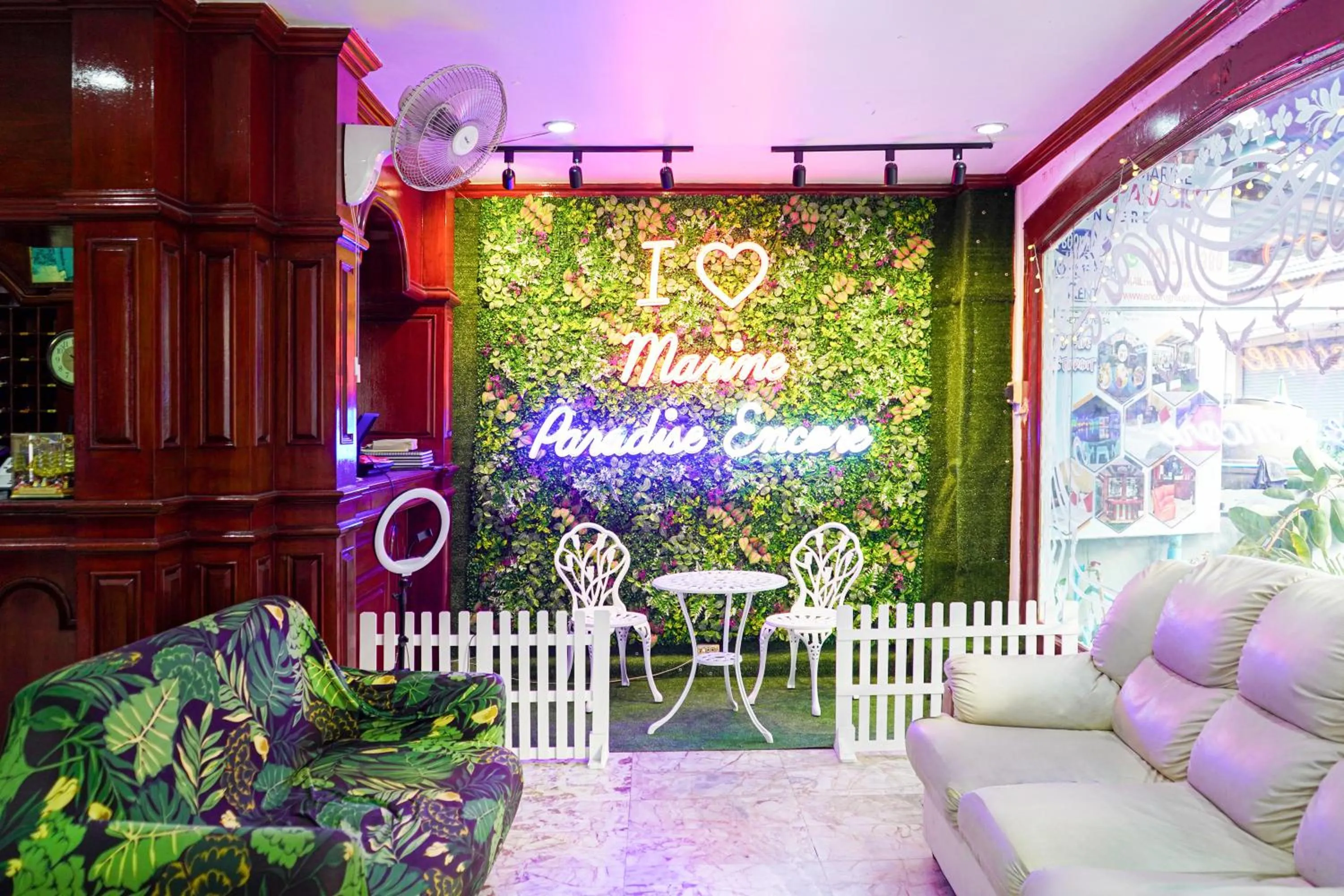 Seating area in Marine paradise Encore