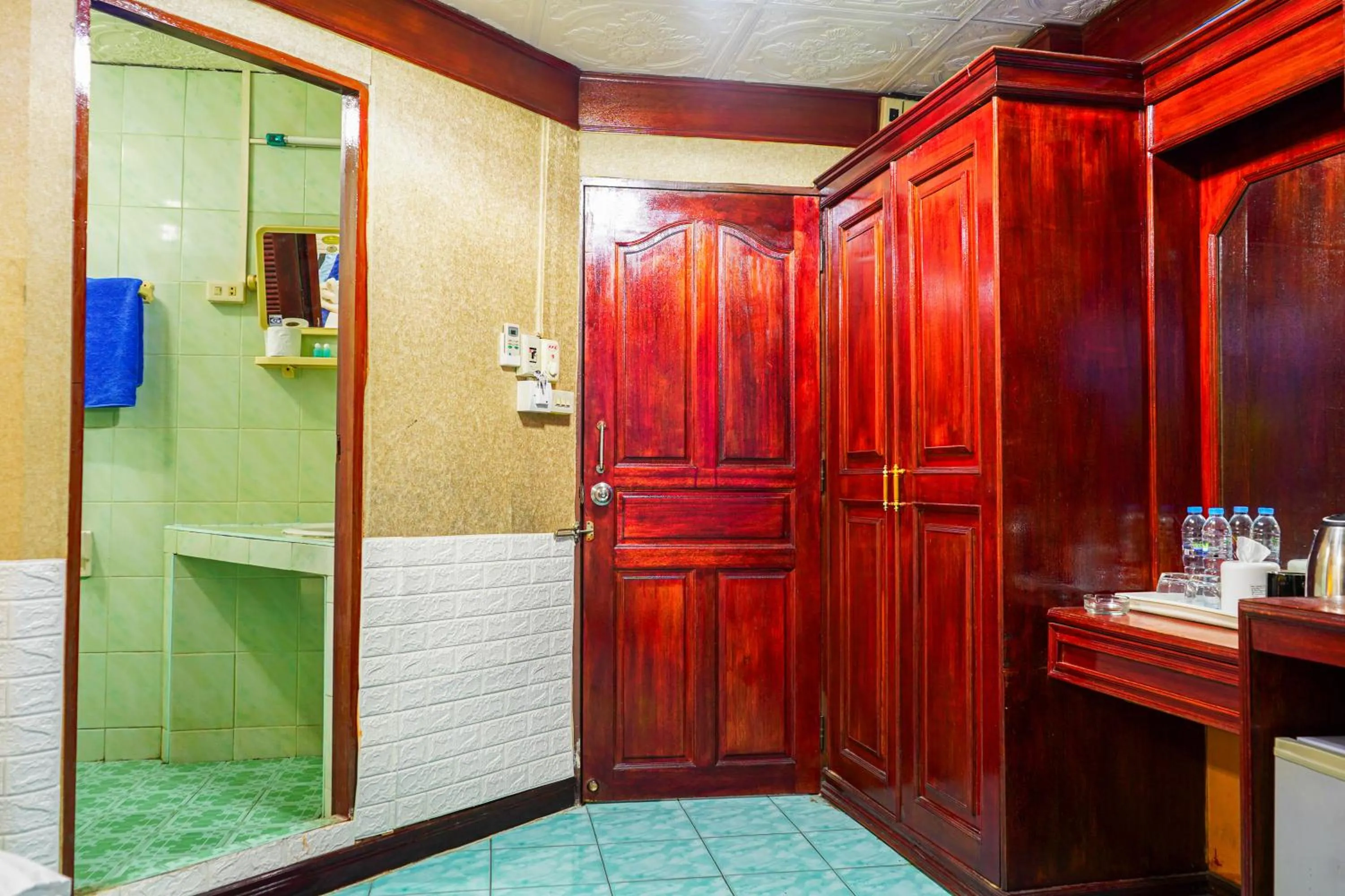 wardrobe in Marine paradise Encore