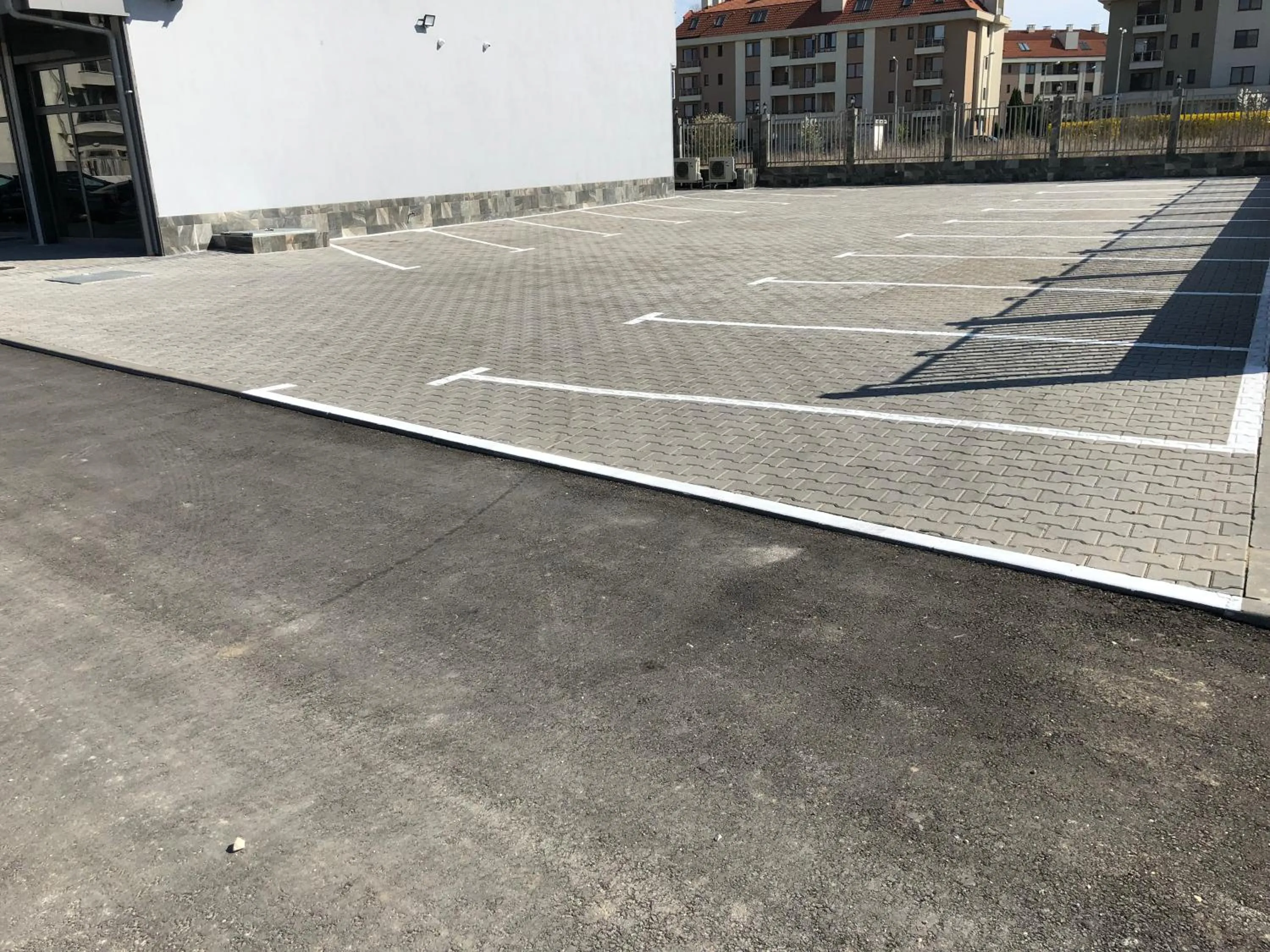 Property building in Plaza Hotel Plovdiv - Free Parking