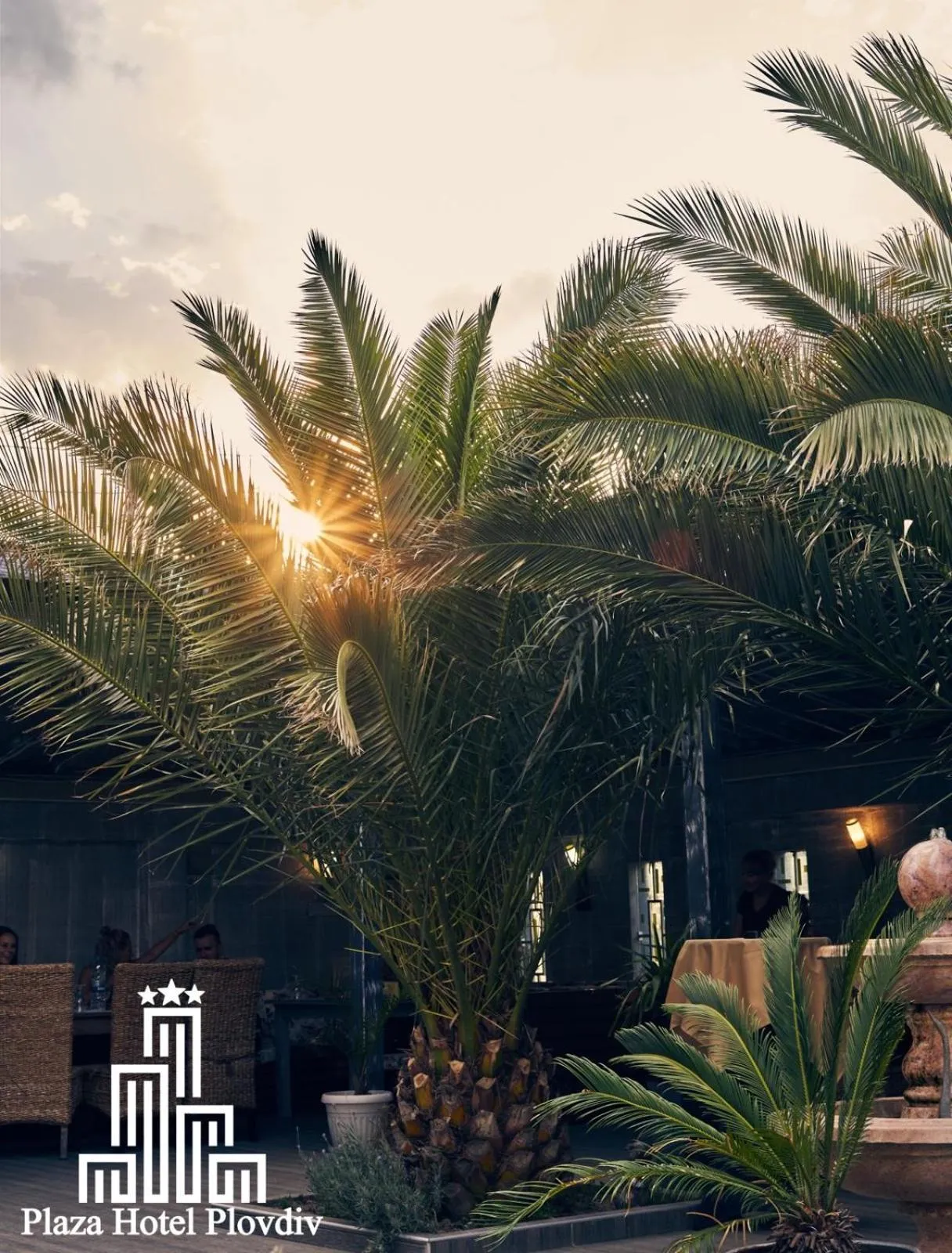 Garden in Plaza Hotel Plovdiv - Free Parking