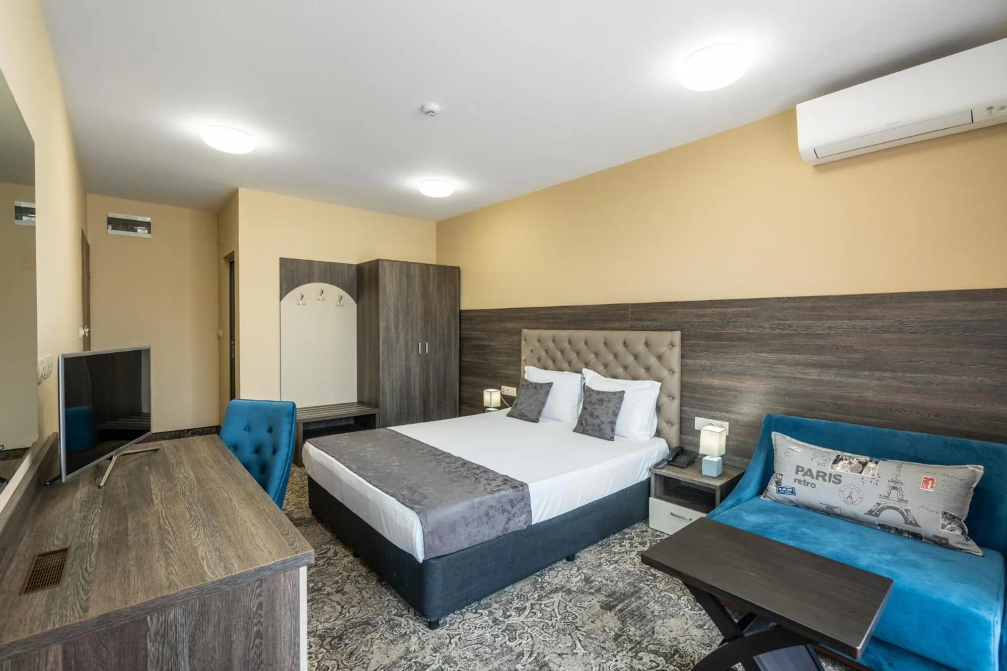 Photo of the whole room, Bed in Plaza Hotel Plovdiv - Free Parking