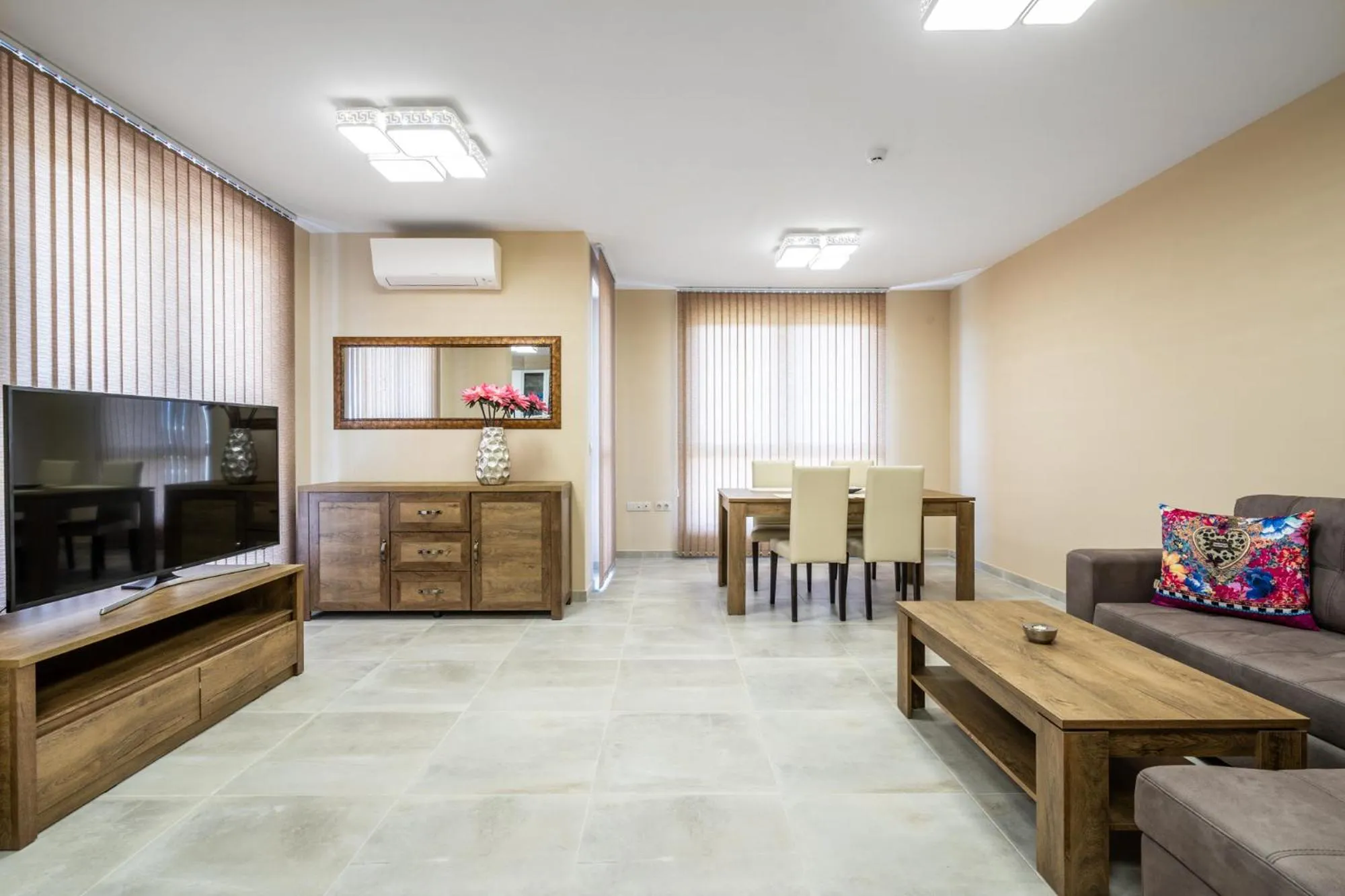 Living room in Plaza Hotel Plovdiv - Free Parking