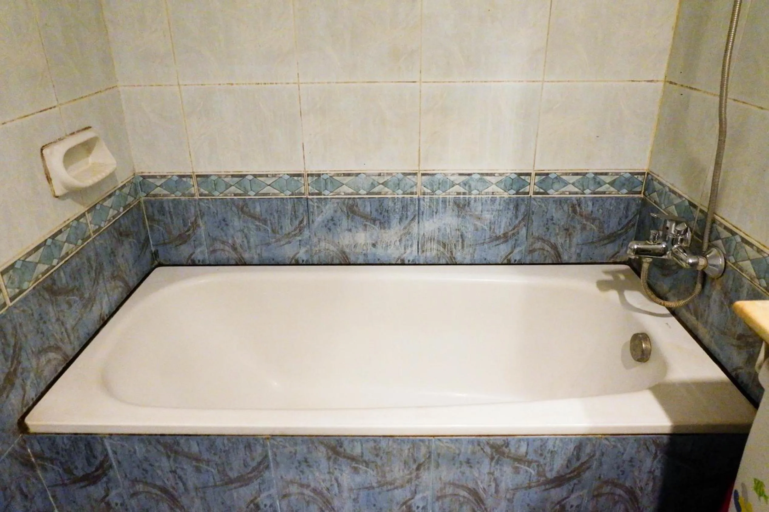 Spacious 1BR Apartment at Taman Beverly By Travelio