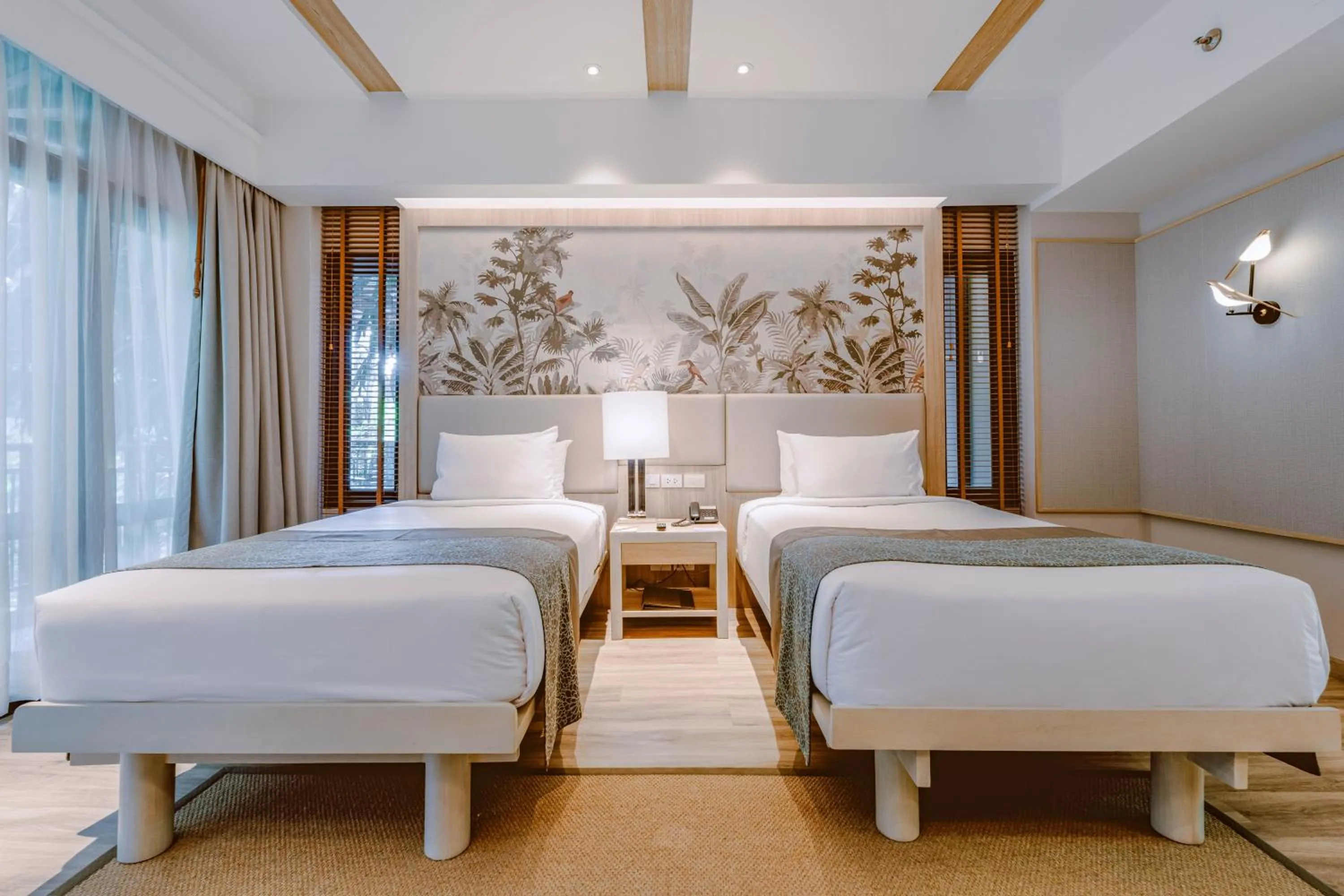 Bed in Khaolak Merlin Resort