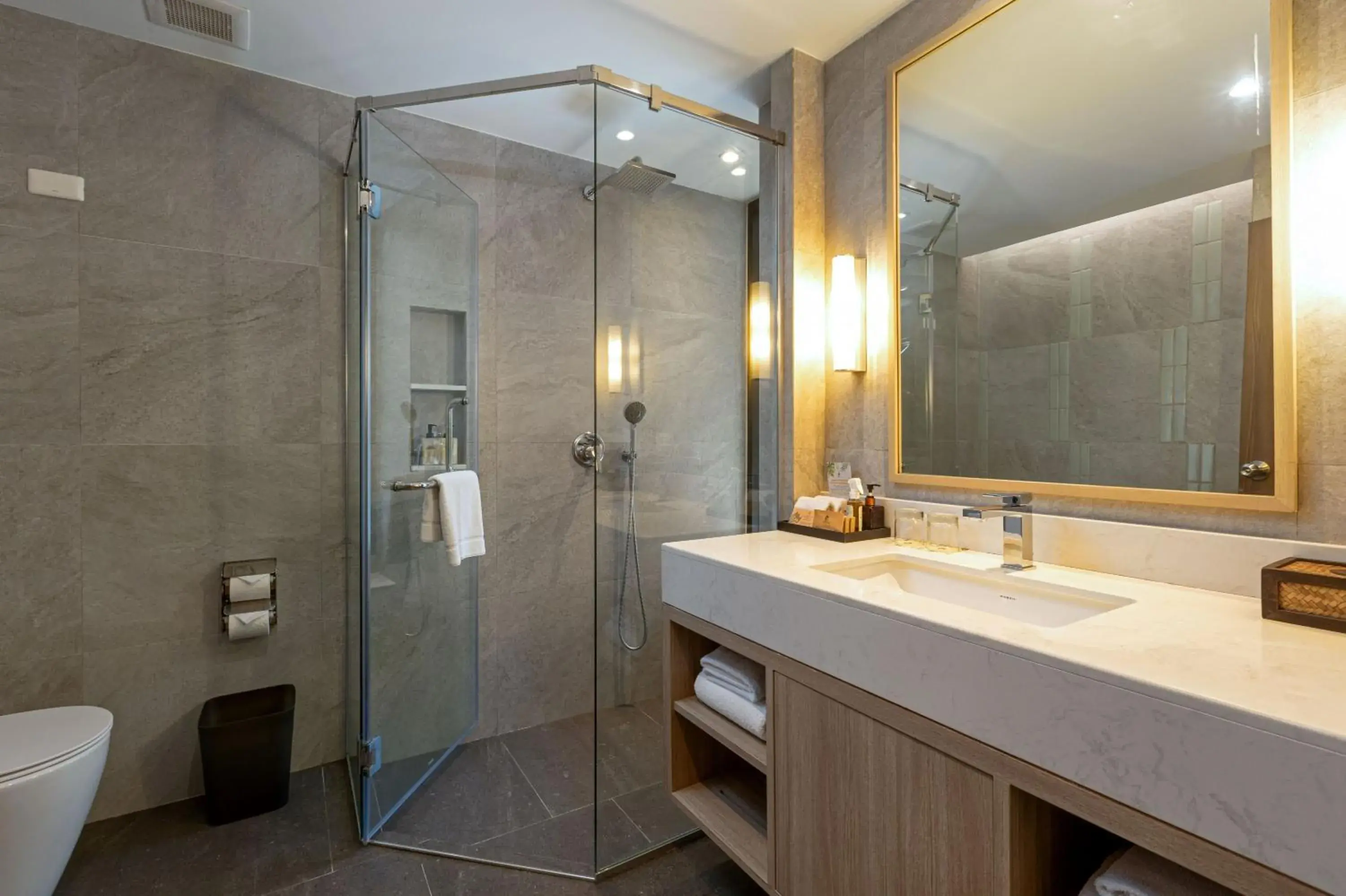 Superior King Room in Khaolak Merlin Resort Superior King Room in Khaolak Merlin Resort