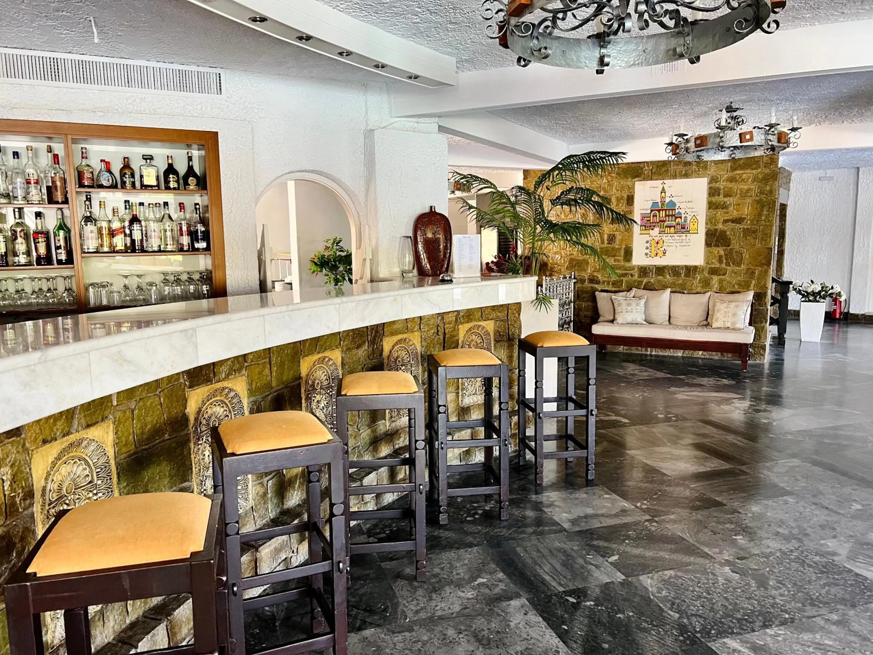 Living room in Karteros Hotel