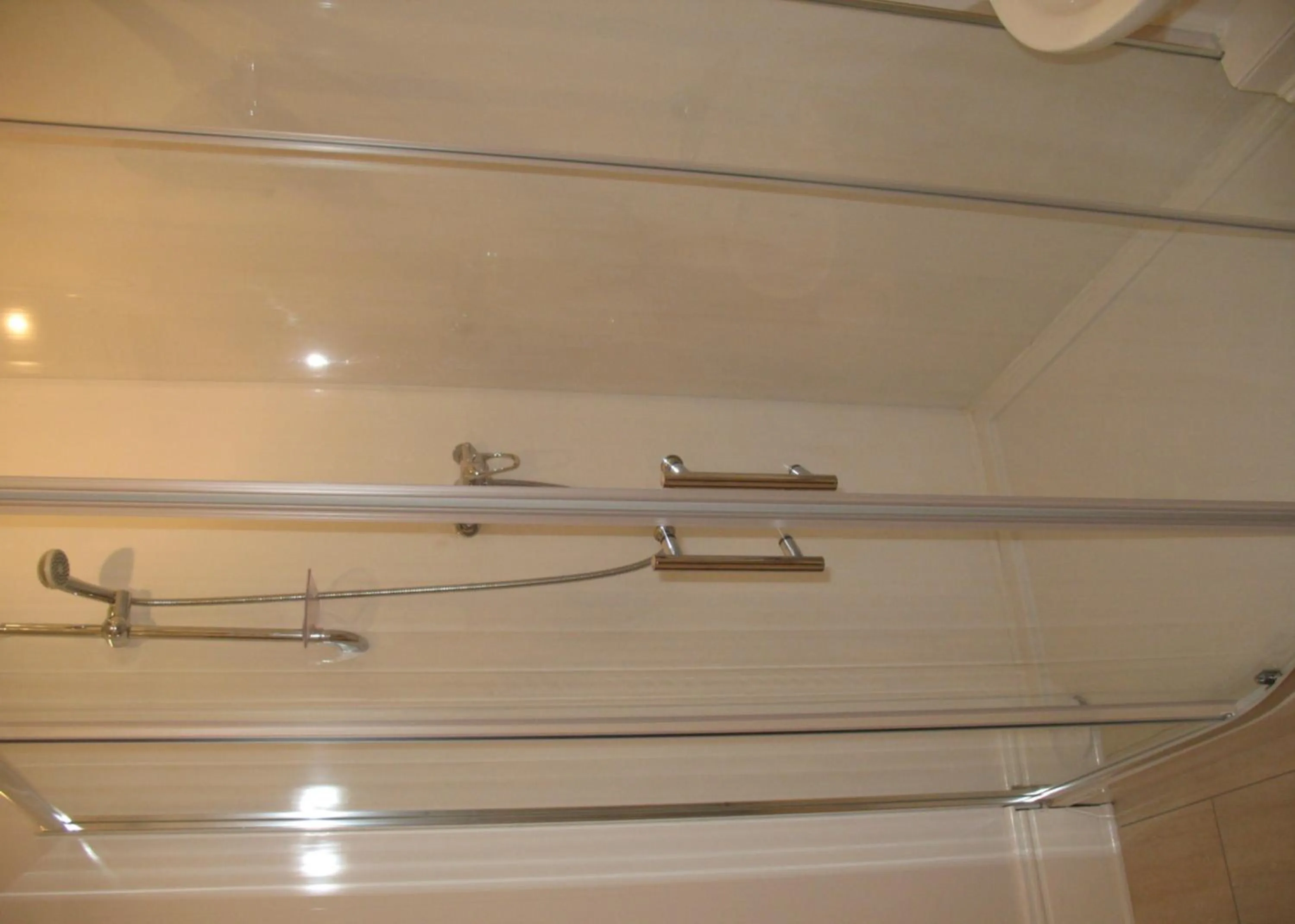 Bathroom in Michaelson House Hotel