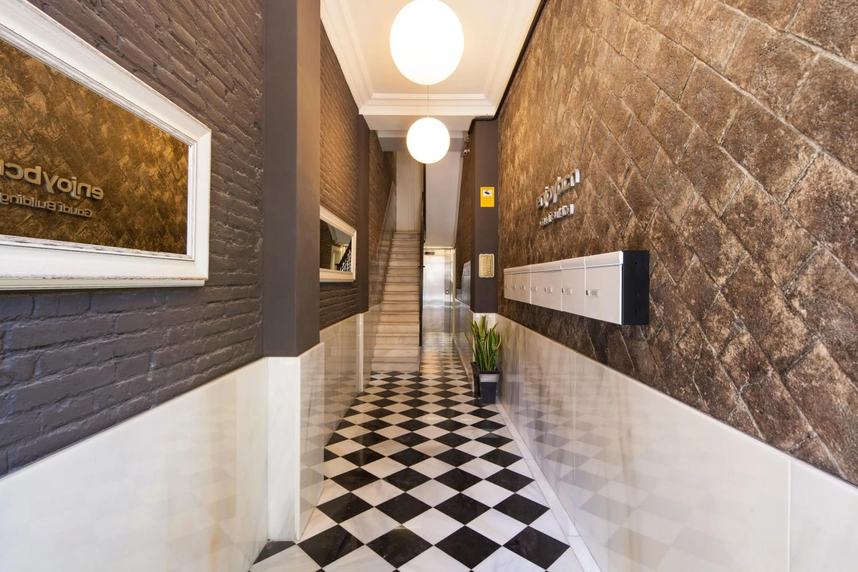 Facade/entrance in Enjoybcn Gaudi Apartments