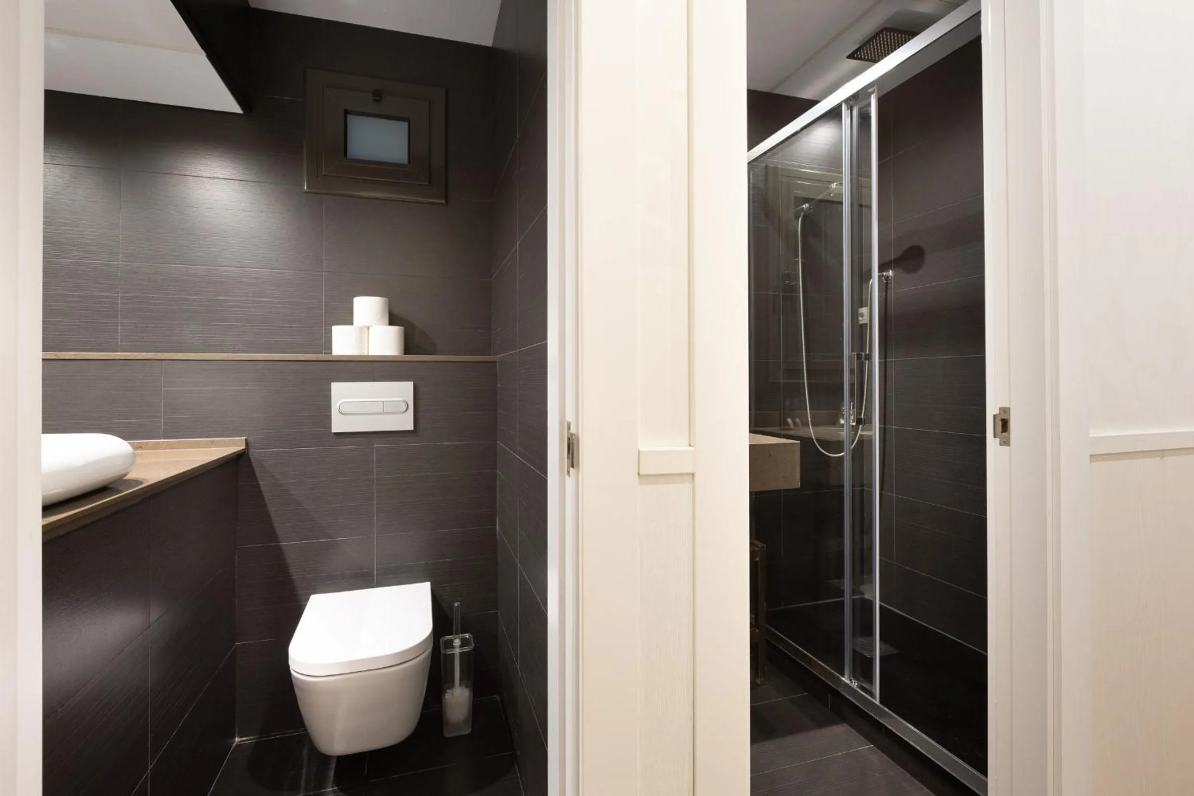 Shower in Enjoybcn Gaudi Apartments