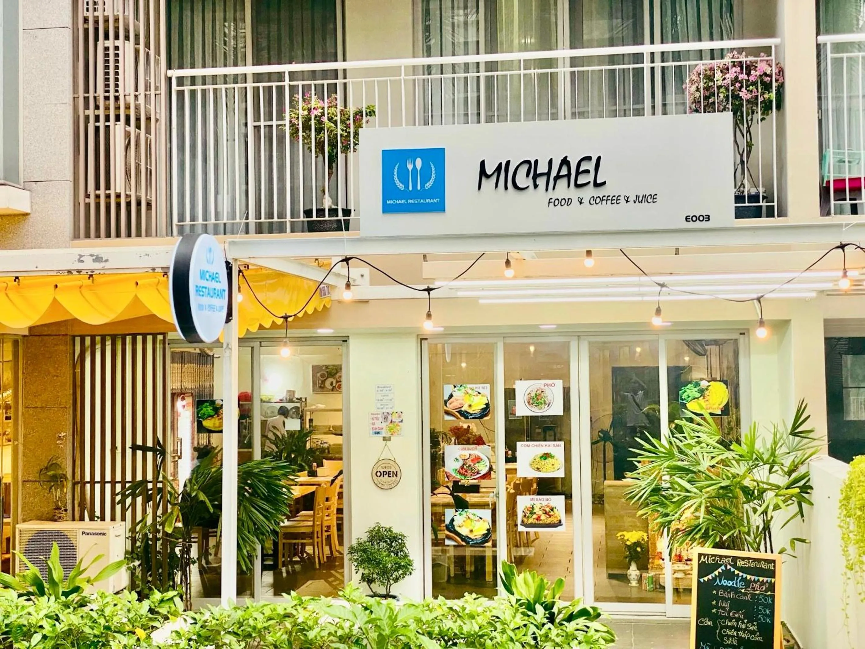 Restaurant/places to eat in Michael Apartment Scenic Valley