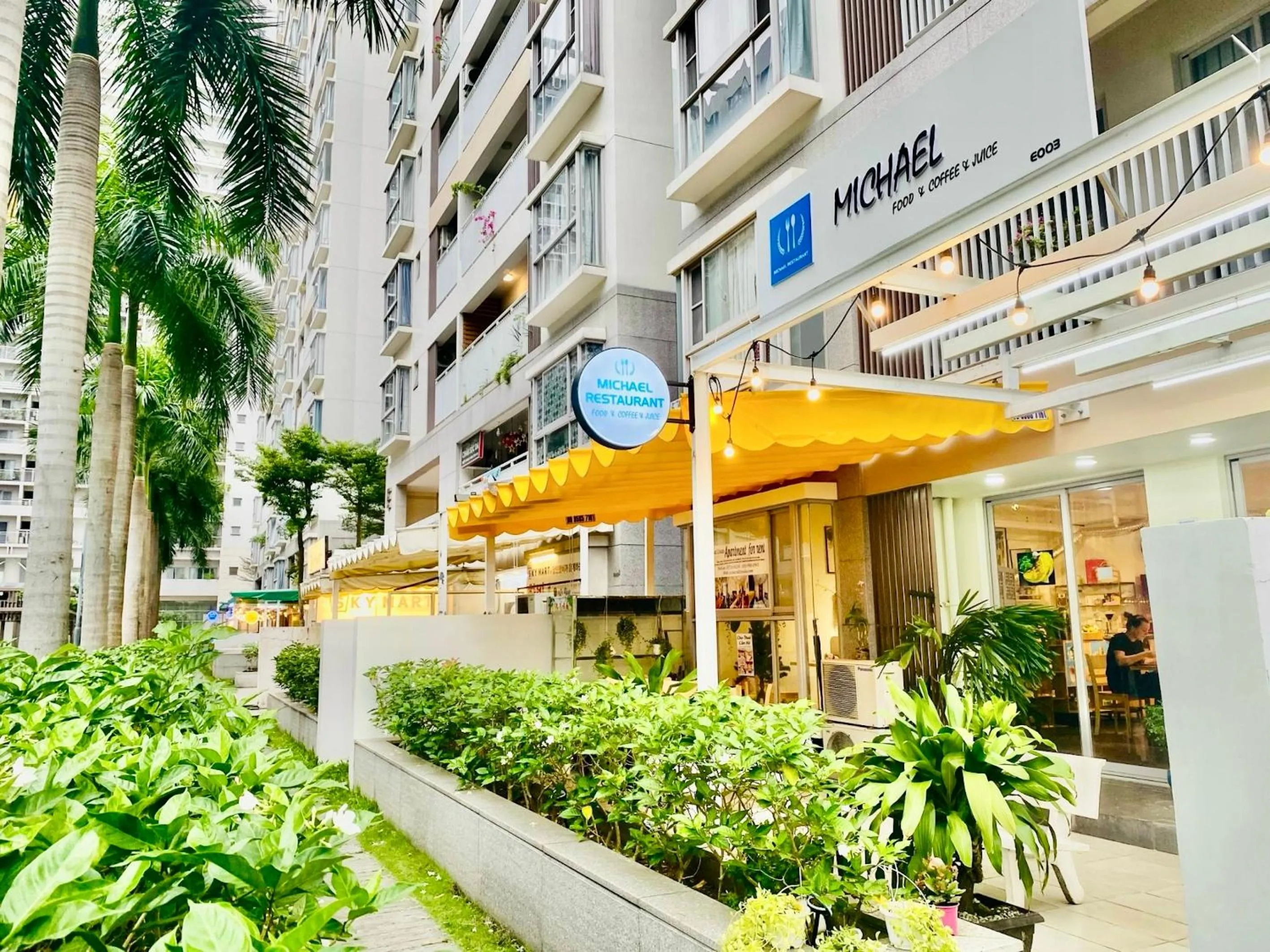 Restaurant/places to eat in Michael Apartment Scenic Valley